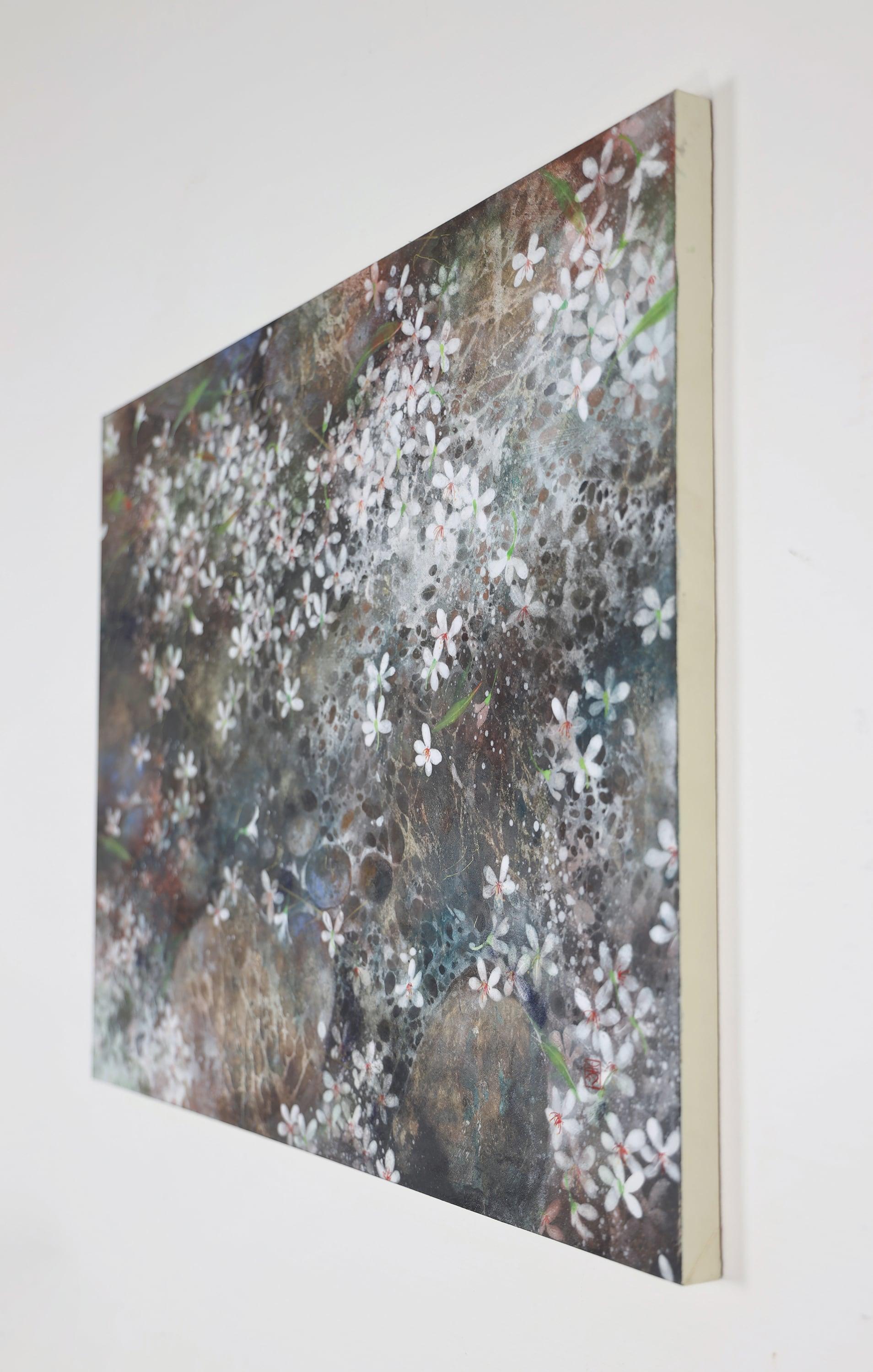 Snow of May II by CHEN Yiching - Nihonga painting, flora, earth tones - Silver Figurative Painting by Yiching Chen