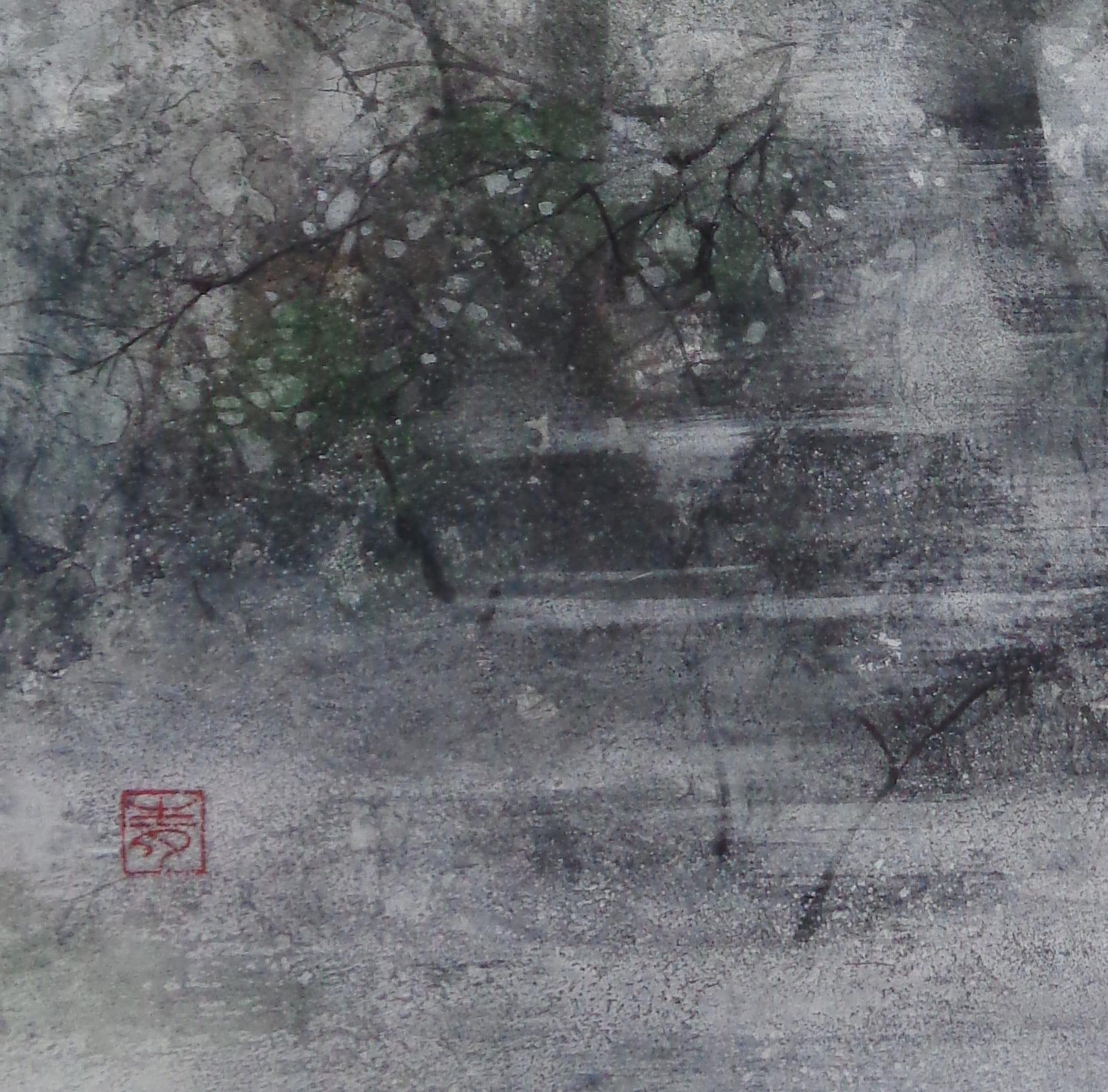 Vincennes Forest von CHEN Yiching – Zeitgenössisches Nihonga-Gemälde in dunklen Tönen im Angebot 2
