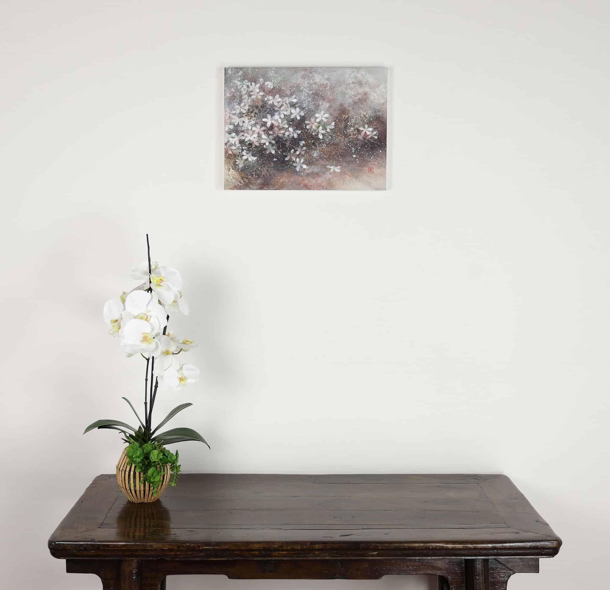 Wind by Chen Yiching - Peinture nihonga contemporaine, fleurs, blanc en vente 2