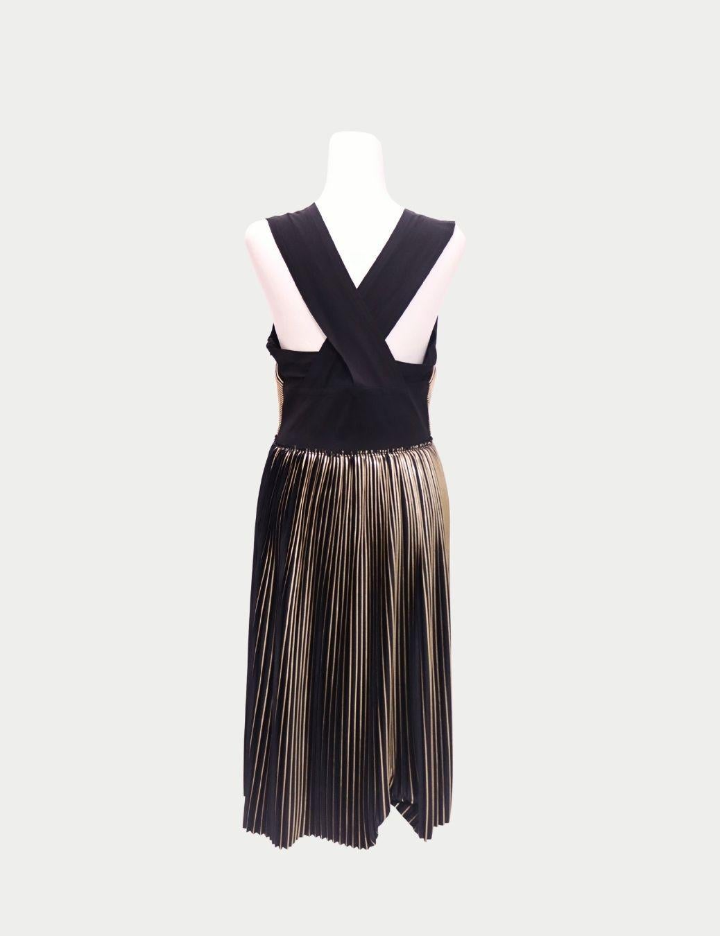 Yigal Azrouël Schwarz & Gold Plissee-Kleid - EU 40 Damen im Angebot