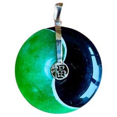 Pendentif Donut Yin et Yang en jade vert et onyx noir (avec or jaune 14K massif)