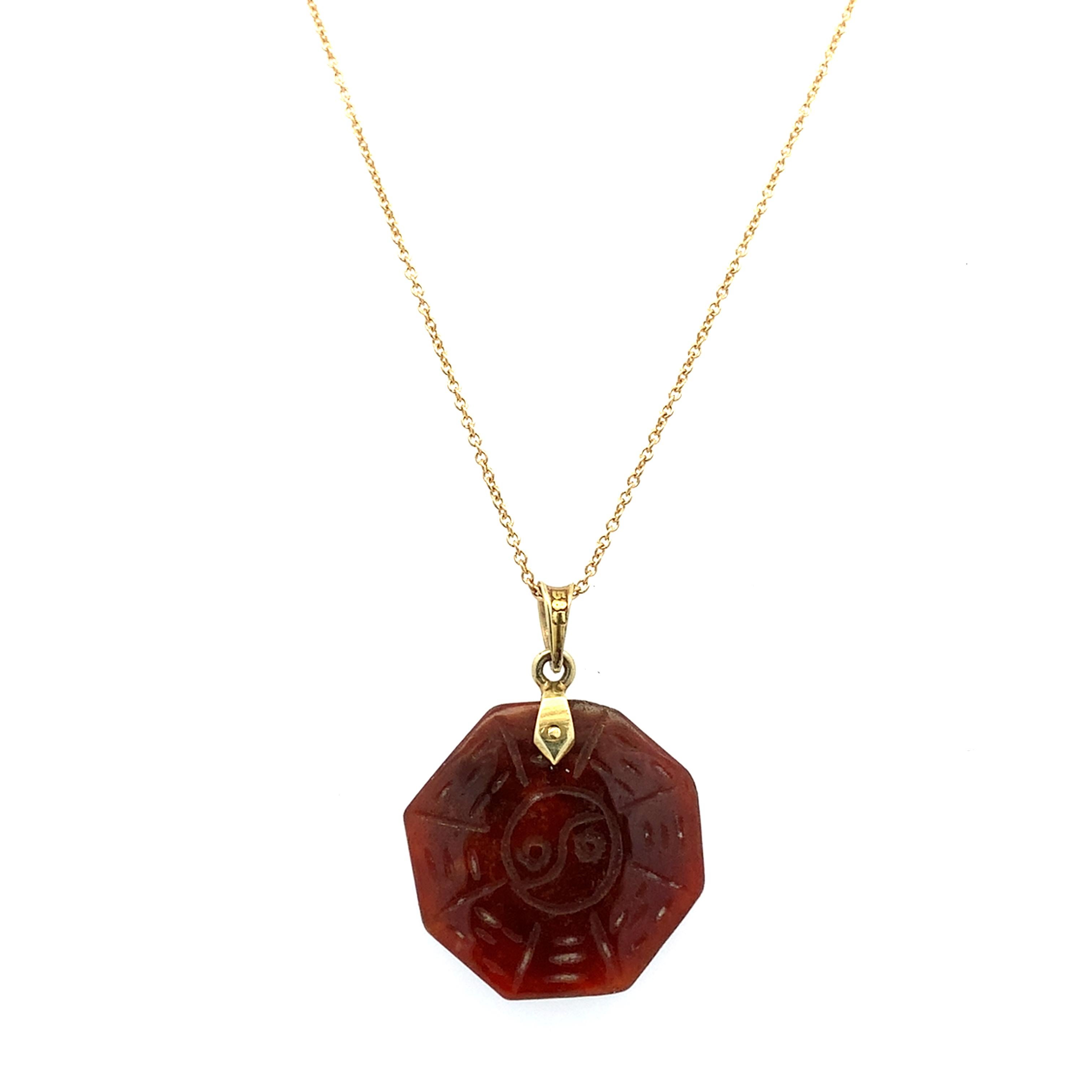 Yin Yang carnelian octagon pendant necklace yellow gold In New Condition For Sale In London, GB