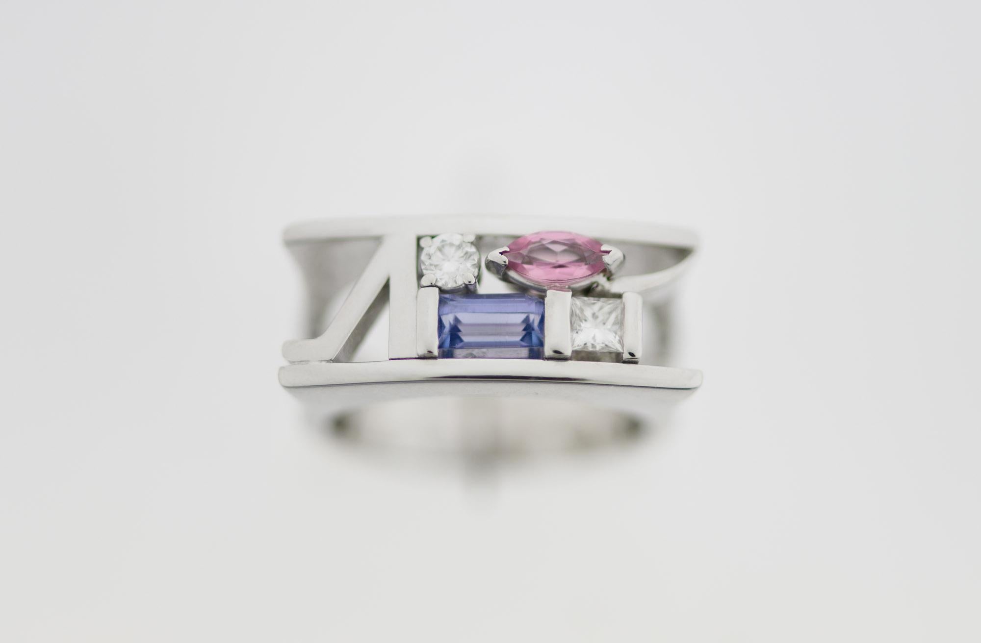 Contemporaneo “YIN-YANG” Love Collection Ring 18k Gold, Brilliants, Tanzanite & Tourmaline in vendita
