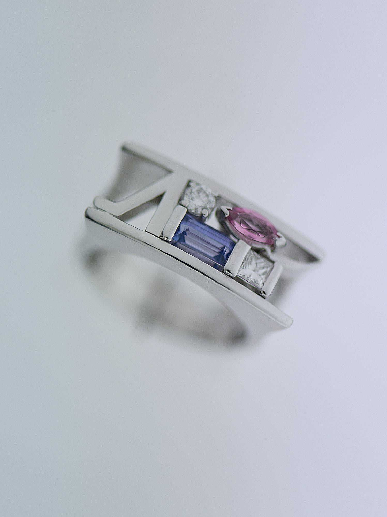 “YIN-YANG” Love Collection Ring 18k Gold, Brilliants, Tanzanite & Tourmaline in vendita 3