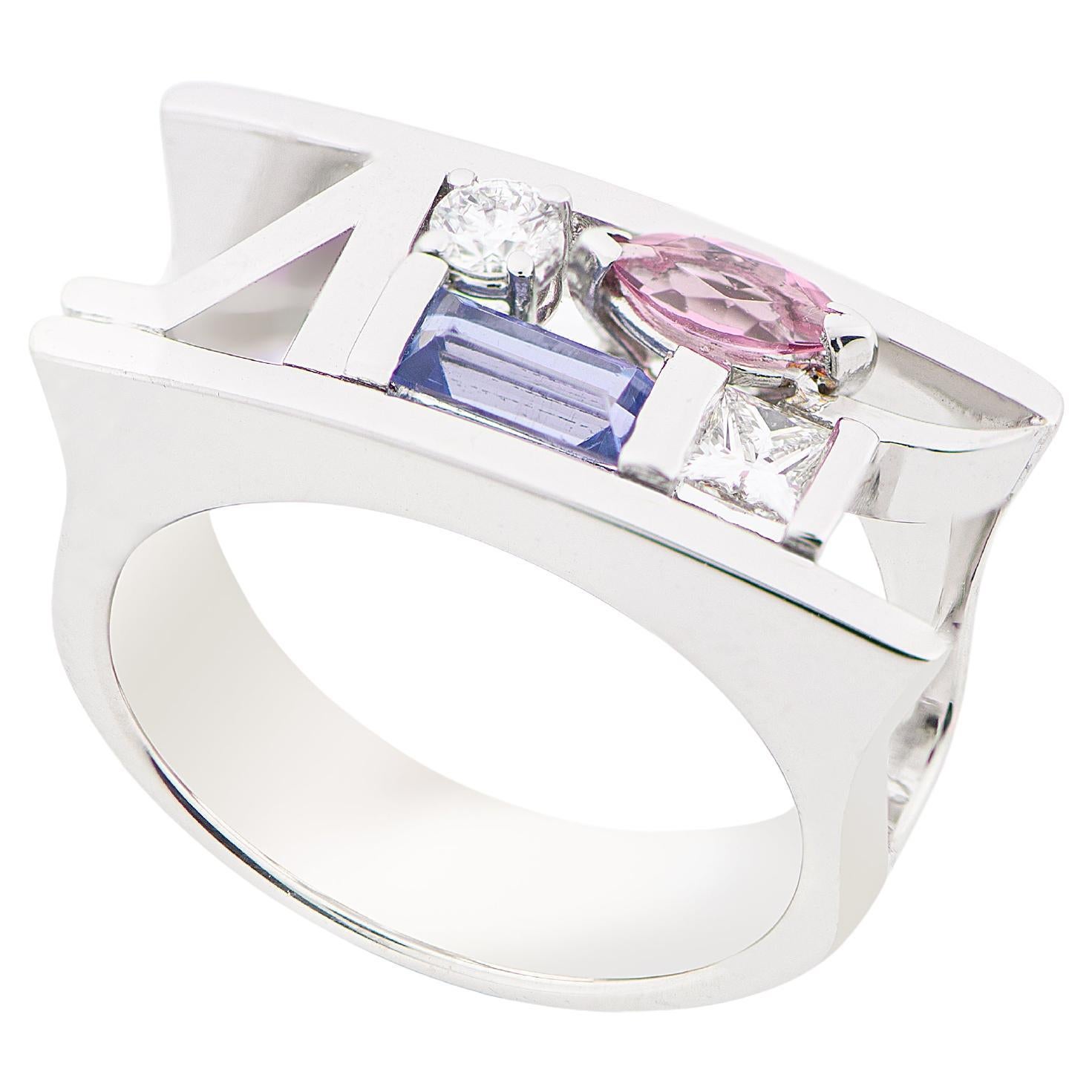 “YIN-YANG” Love Collection Ring 18k Gold, Brilliants, Tanzanite
Tourmaline