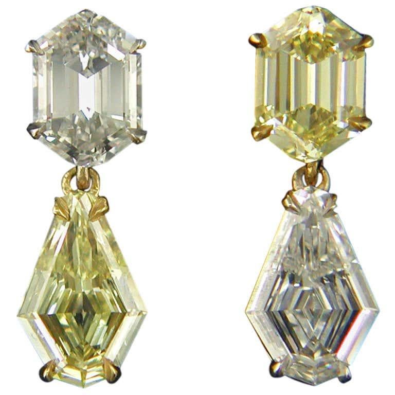 Contemporary Yin & Yang 2.97 Carat Yellow and White Diamond Kite-Shaped Earrings For Sale