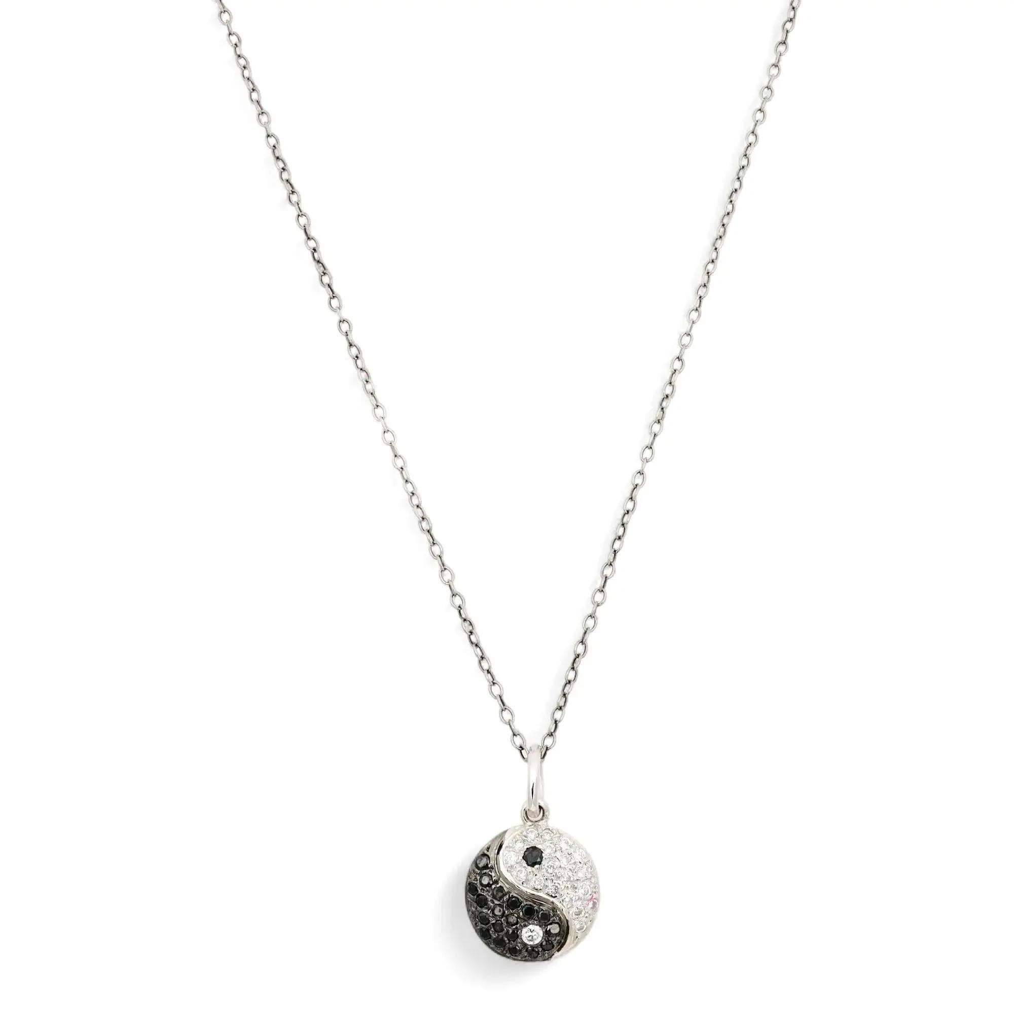 Collar Colgante Yin Yang Diamante Blanco y Negro Oro Blanco 18K y Plata