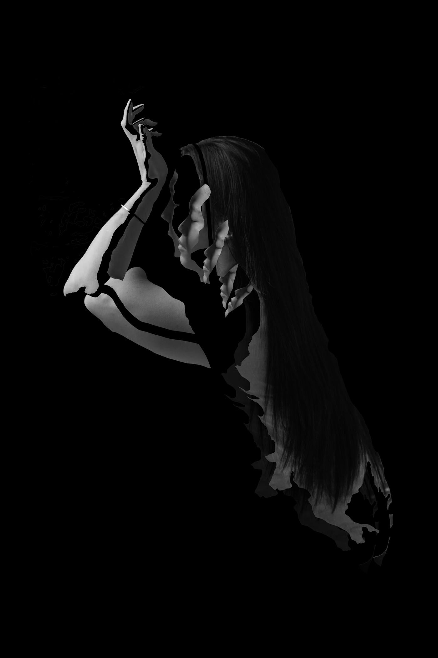Black and White Photograph Ying Chen - Fragmentée - Sans titre 1. Photographie figurative abstraite B & W en édition limitée