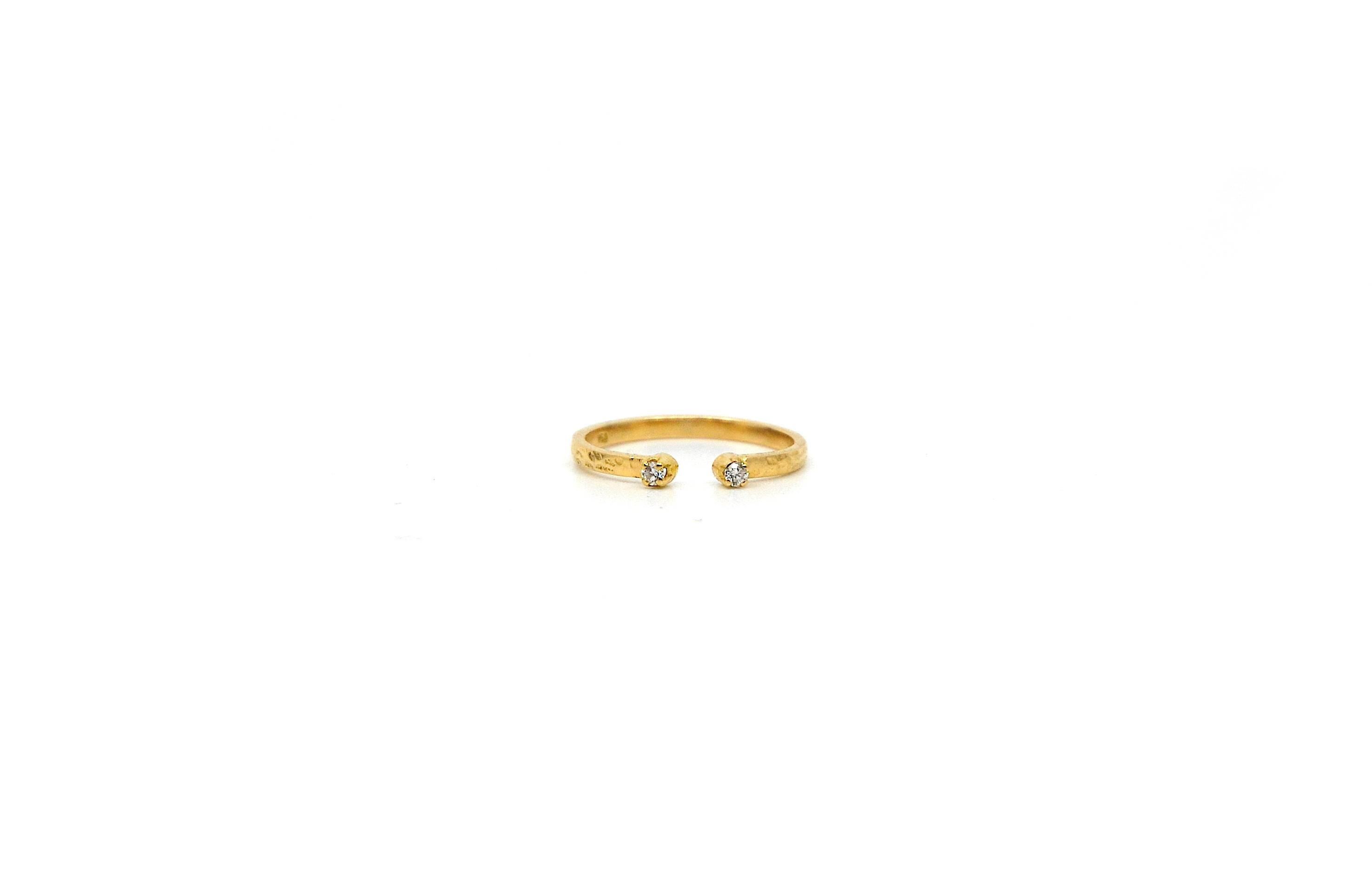 For Sale:  'Ying Yang' 18K Gold Ring 5