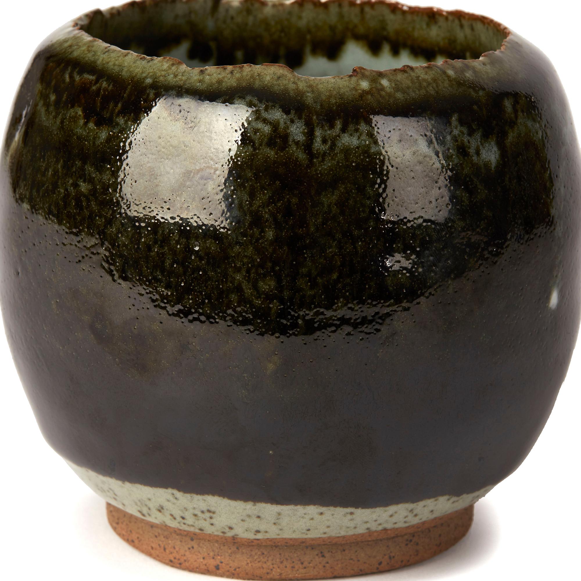 Ying Yeung Li Hand Thrown Studio Pottery Green Glazed Vase 2