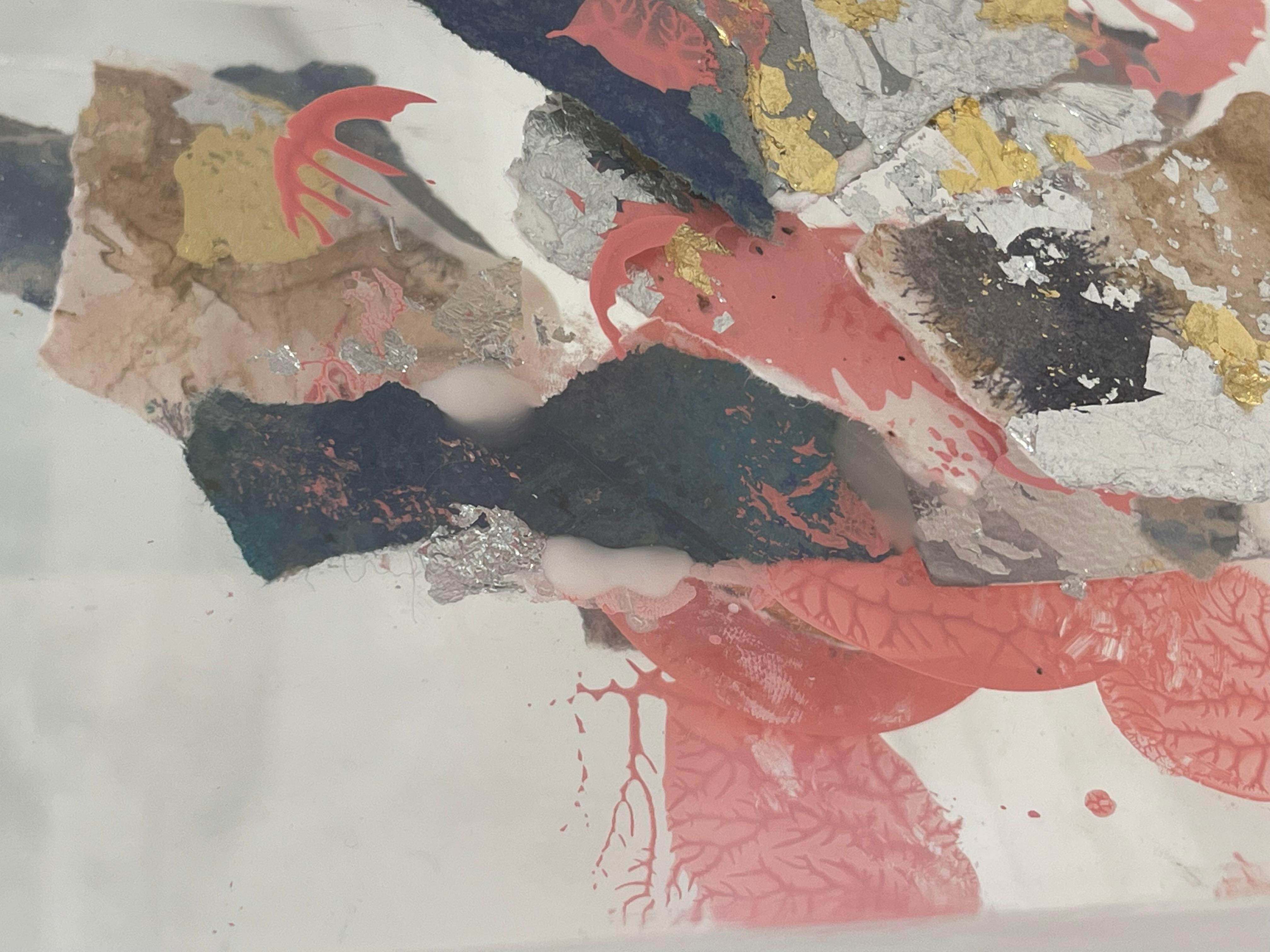 Extraordinaria pieza de arte, con una construcción especial para jugar con ella . Única.
Esta caja acrílica es una obra dimensional con tres paneles intercambiables y perfumados. Colores vibrantes, una creación original y única, una decoración