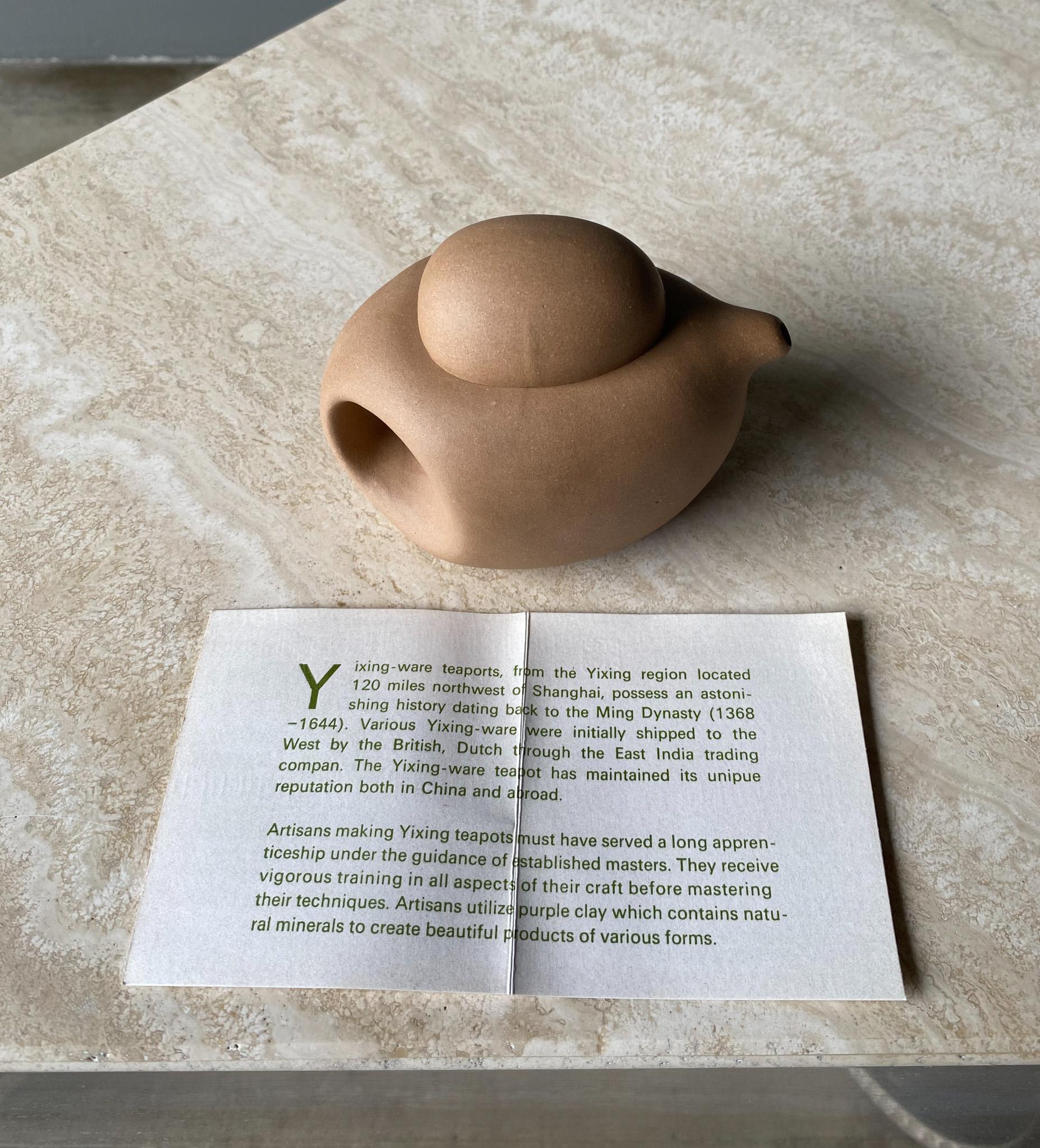 Yixing Ware Keramik-Teekanne, China, 20. Jahrhundert (Moderne) im Angebot