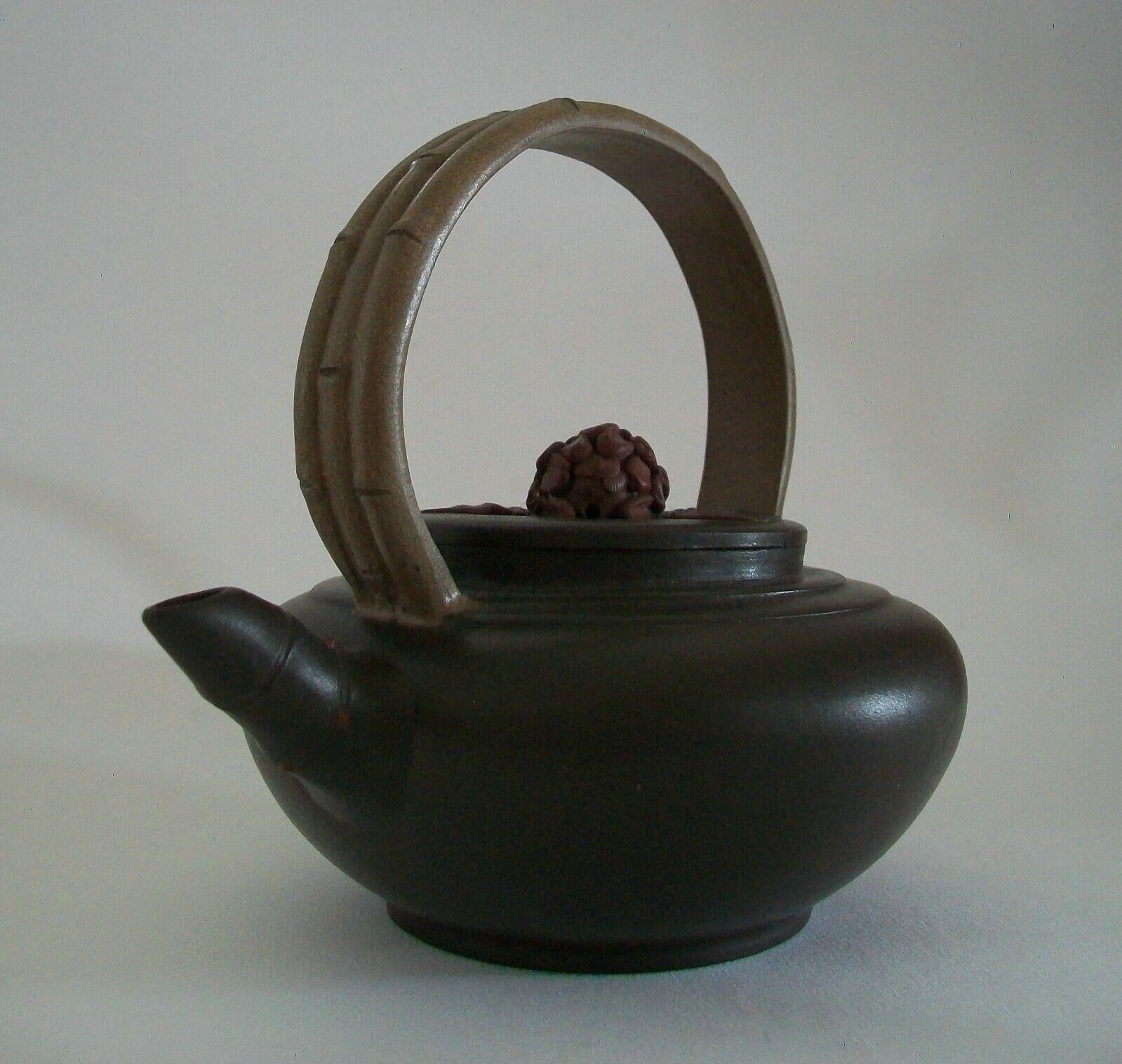 Yixing Zisha Teapot, Bamboo Handle & Flower Finial, Signed, China, 20th C In Good Condition For Sale In Chatham, ON