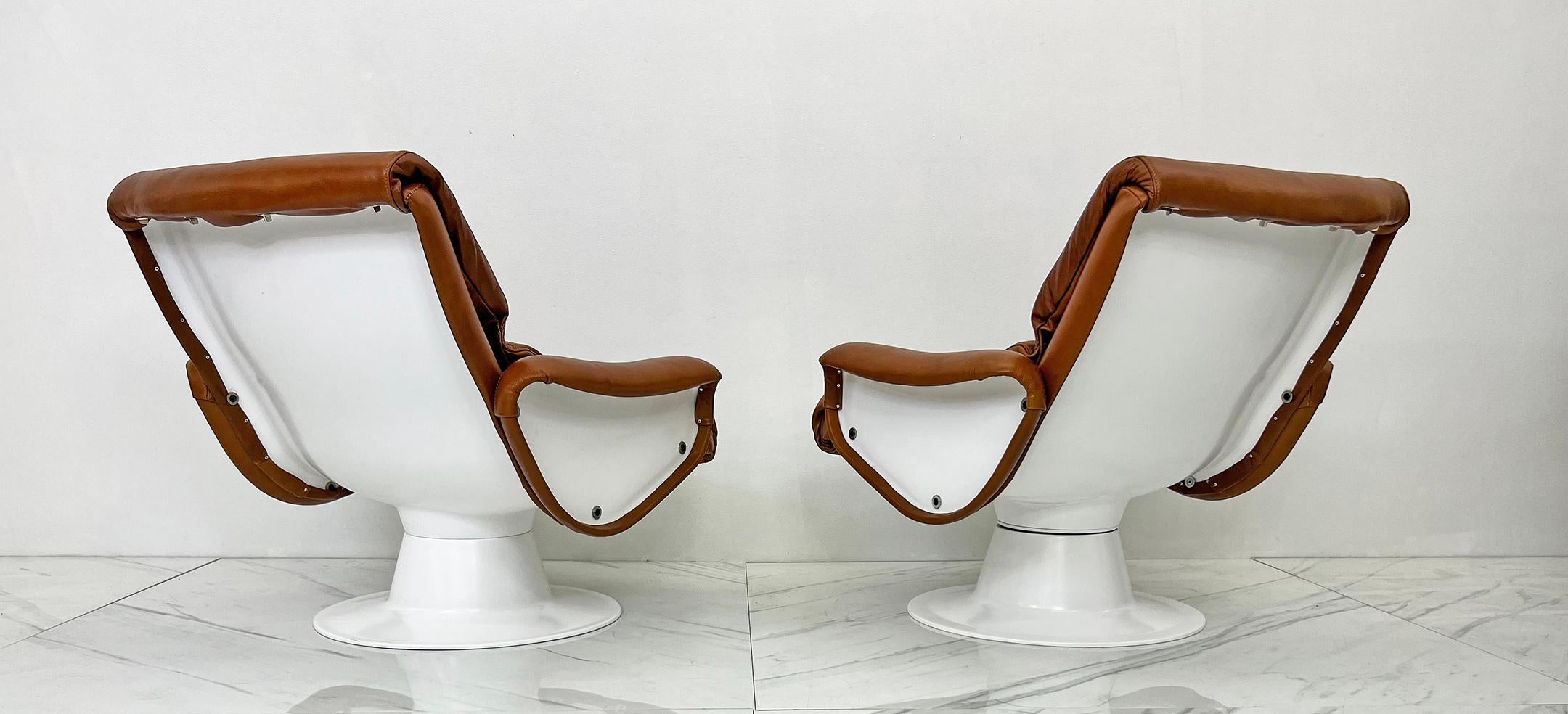 Finnish Yrjo Kukkapuro Saturn Lounge Chairs Model B-175-18, 1960s, Finland For Sale