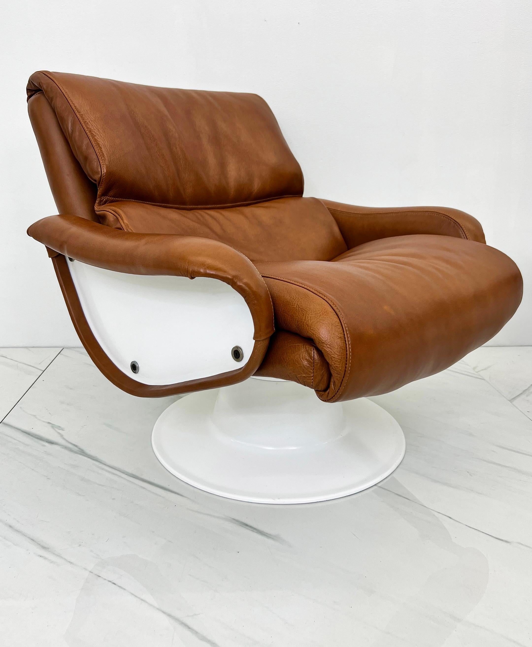 Leather Yrjo Kukkapuro Saturn Lounge Chairs Model B-175-18, 1960s, Finland For Sale