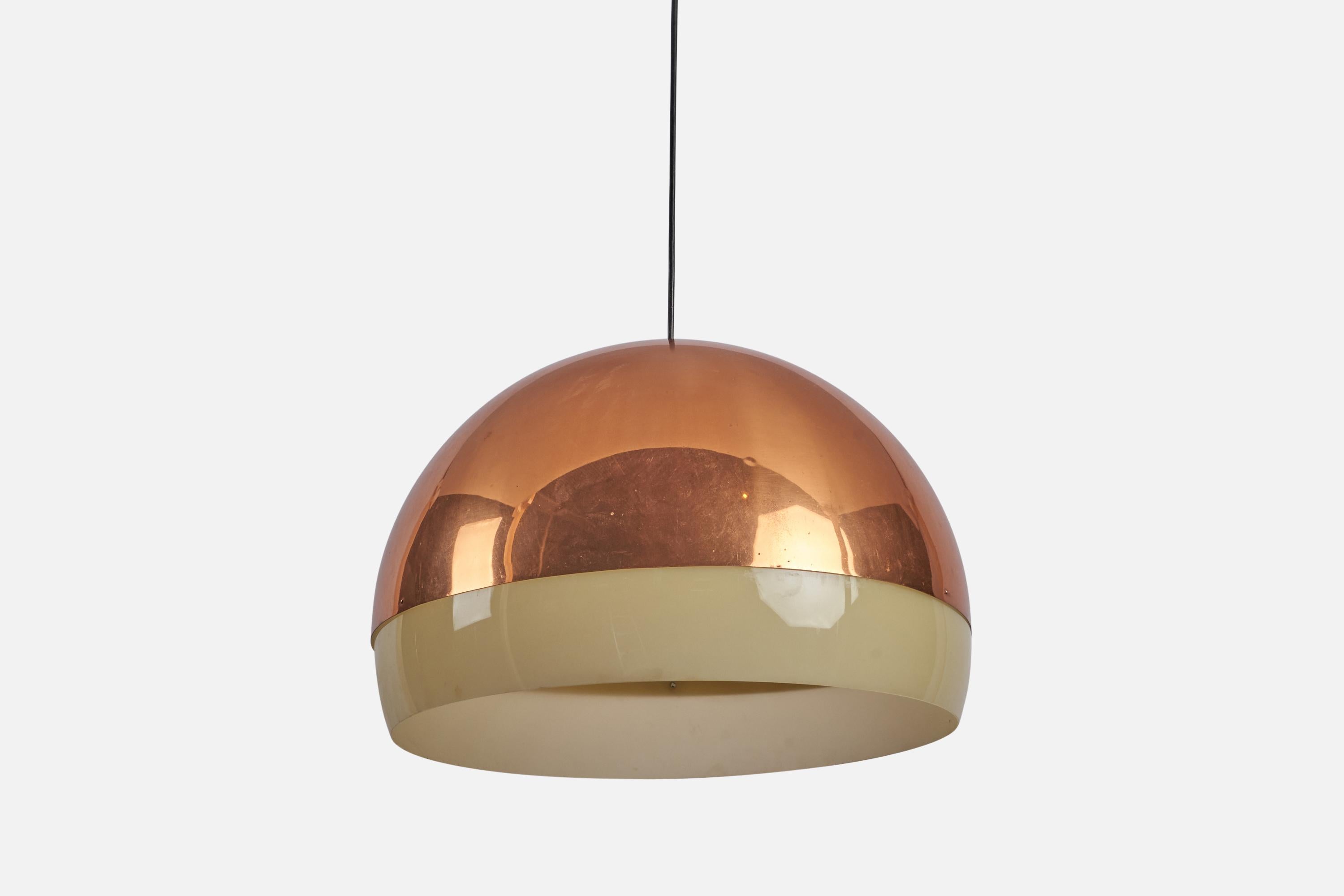 A sizeable copper and acrylic pendant designed by Yki Nummi and produced by Ornö, Finland c. 1960s

Overall Dimensions (inches): 12.25” H x 20” Diameter
Bulb Specifications: E-26 Bulb
Number of Sockets: 1