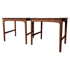 Table d'appoint scandinave en teck massif Yngvar Sandstrom, paire