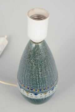 Yngve Blixt, Höganäs. Stoneware table lamp with textured surface and green glaze