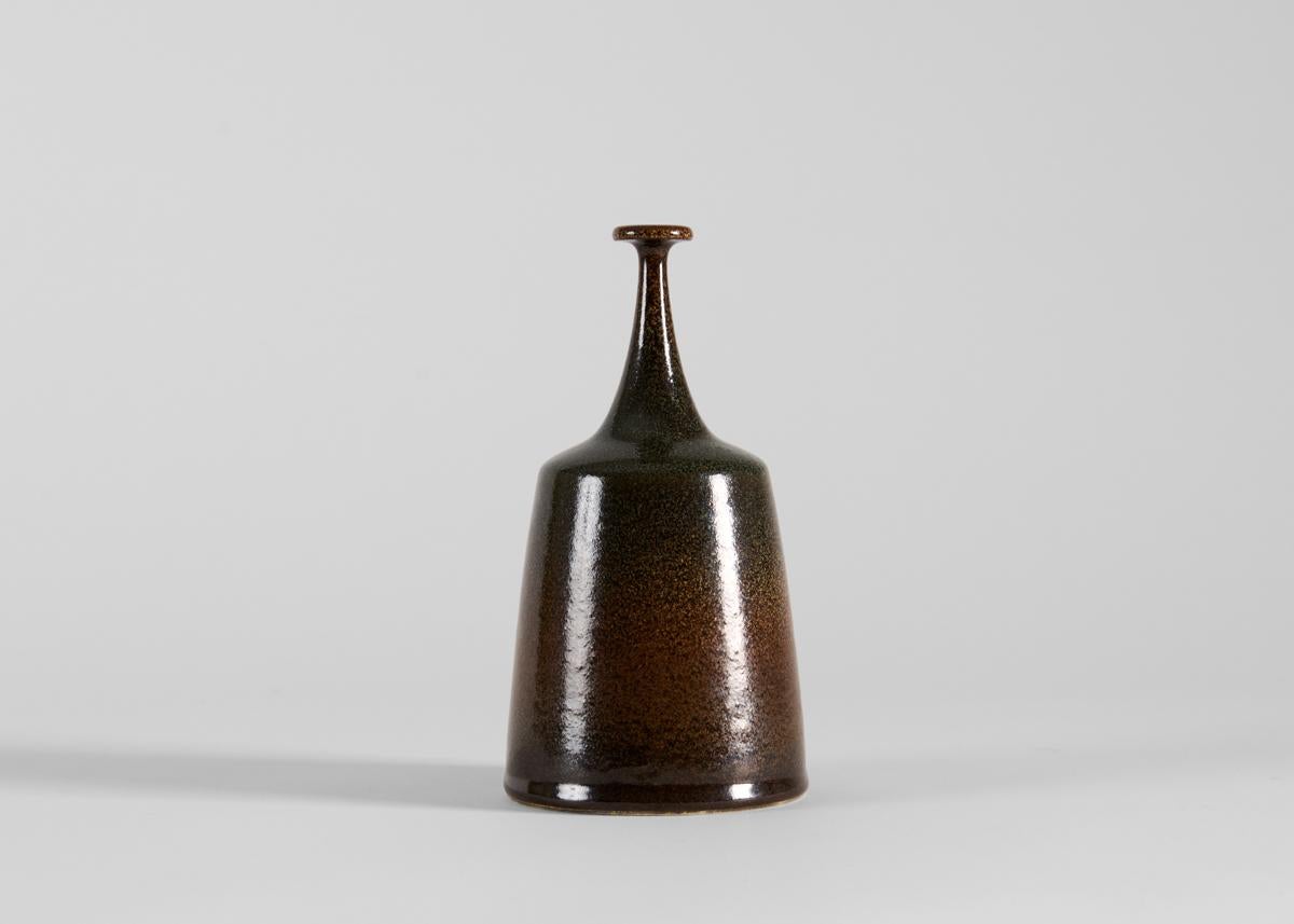Yngve Blixt, Long-necked Vase with Copper Speckled Glaze, Sweden, 1974 In Good Condition For Sale In New York, NY