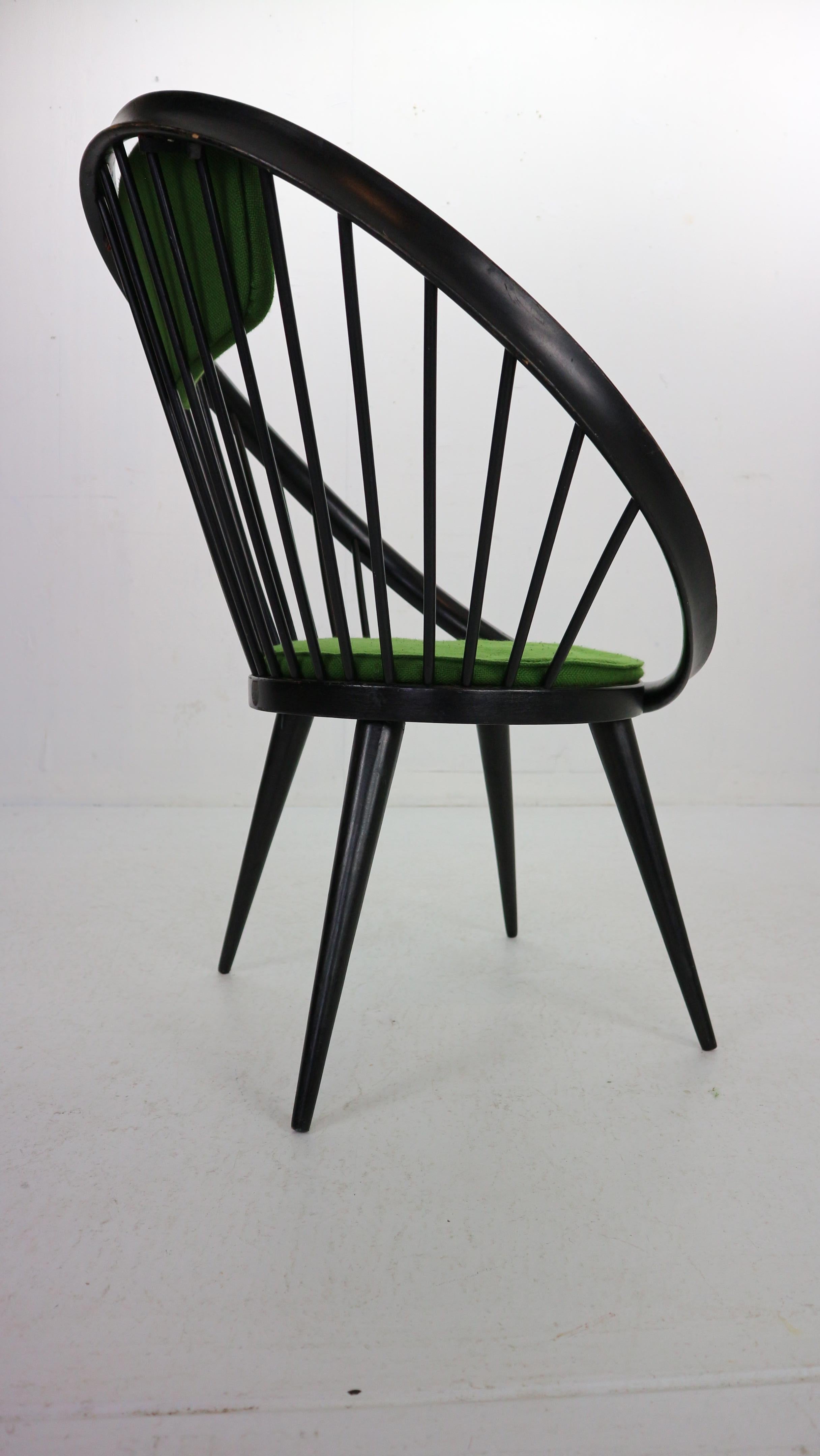 Bois Chaise noire originale « Circle » de Yngve Ekstrm pour Swedese, années 1960, Suède en vente