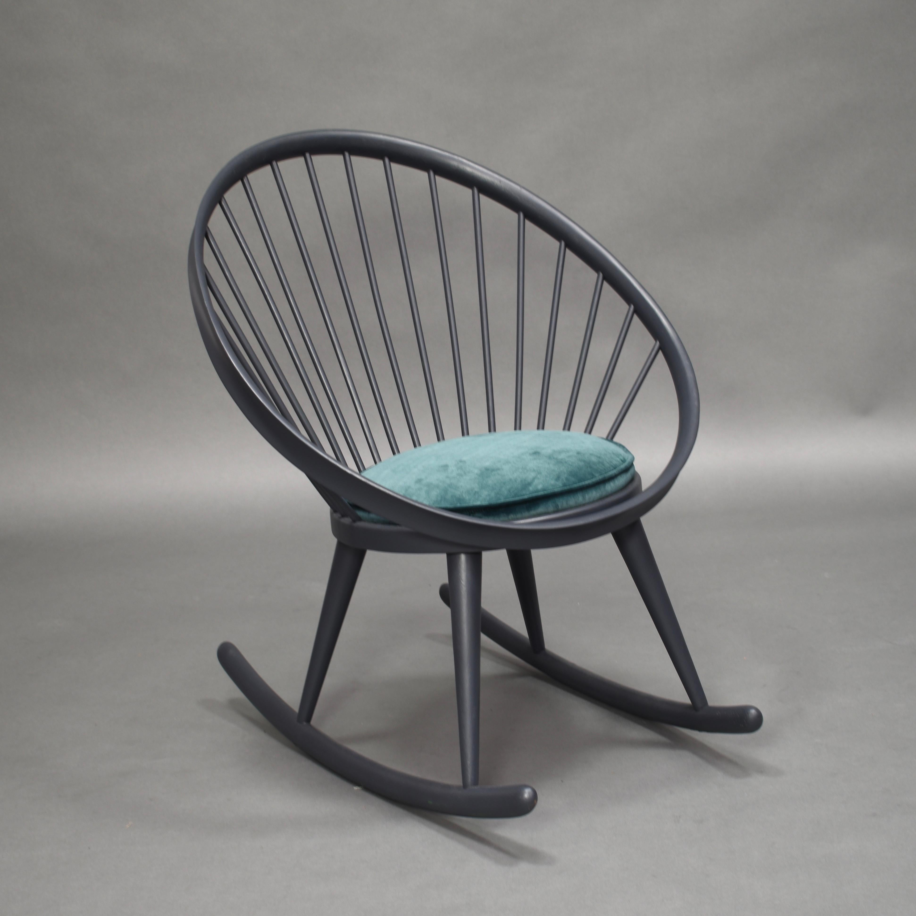 Rare ‘Circle’ rocking chair by Yngve Ekström – Sweden, 1960s.

Designer: Yngve Ekström

Manufacturer: Stol AB Sweden.

Country: Sweden

Model: Circle rocking chair

Design period: circa 1960

Date of manufacturing: circa 1960

Size cm