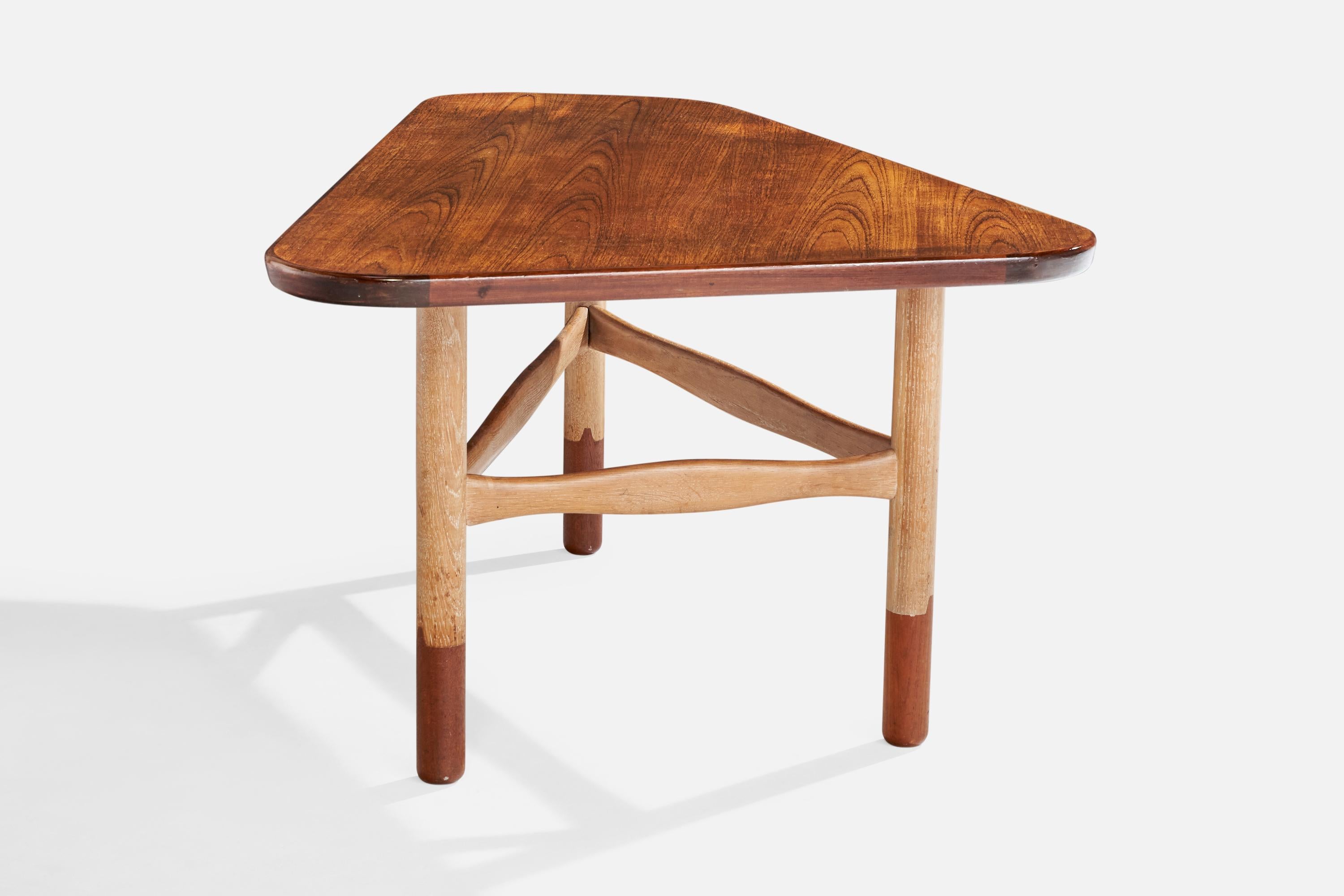 Yngve Ekström, Table basse, Teck, Oak, Suède, années 1960 Bon état - En vente à High Point, NC