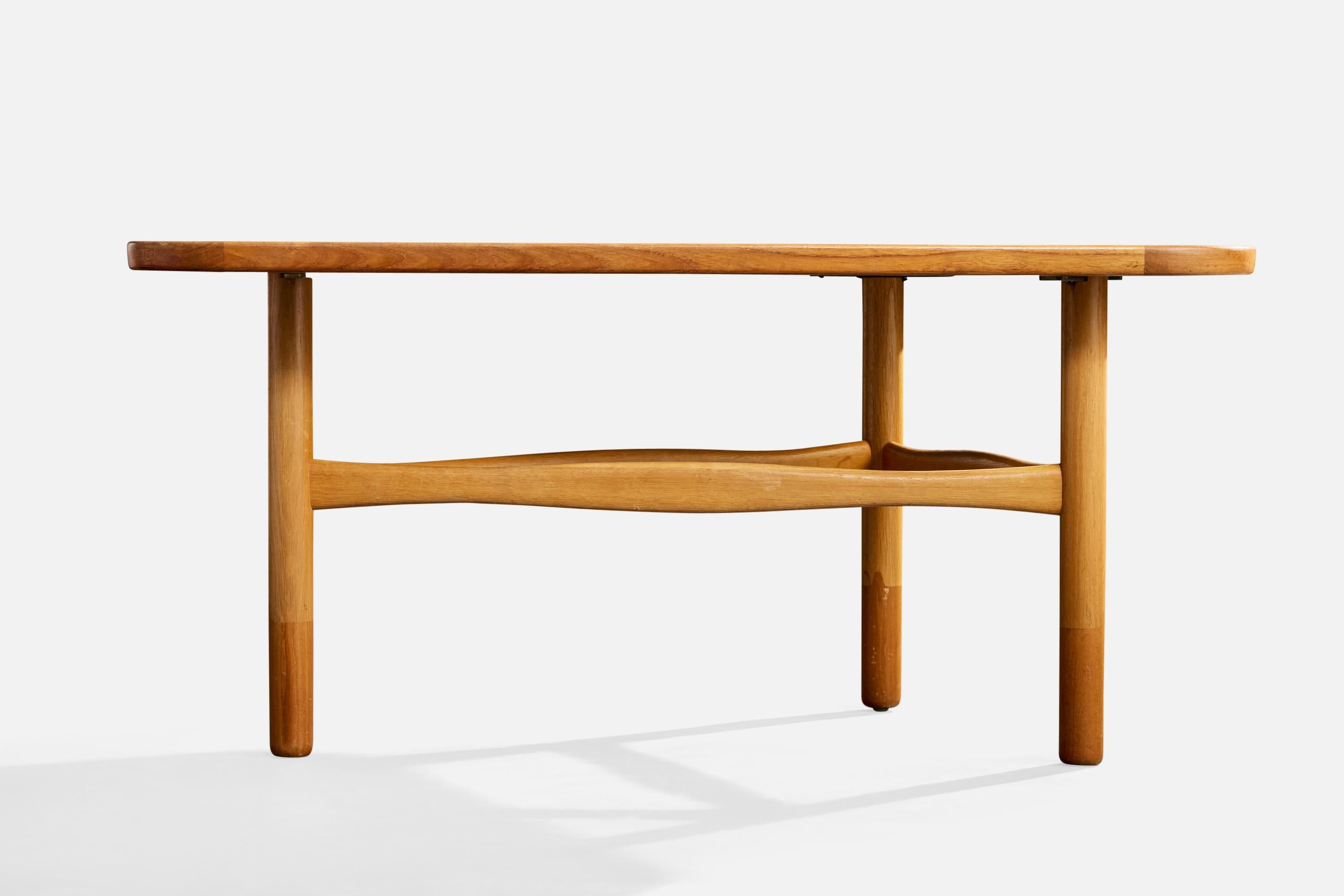 Yngve Ekström, Coffee Table, Teak, Oak, Sweden, 1960s État moyen - En vente à High Point, NC