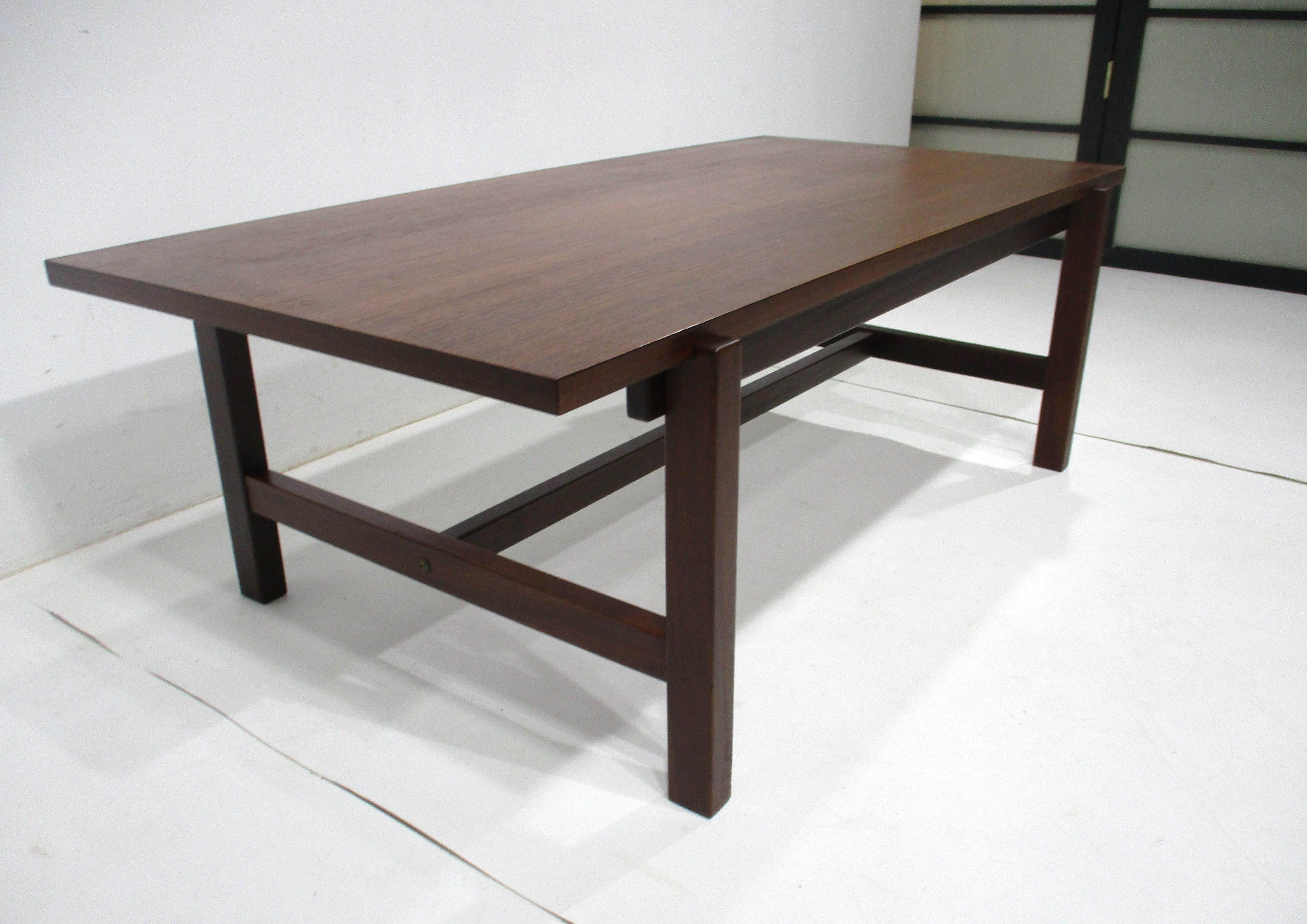 Yngve Ekstrom Flip Top Couchtisch aus Teakholz / Laminat im dänischen Stil für Swedese (Schwedisch) im Angebot