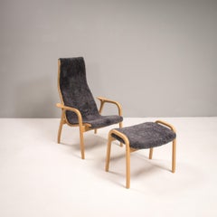 Fauteuil et repose-pieds en peau de mouton gris Yngve Ekstrm pour Swedese Lamino, 2020