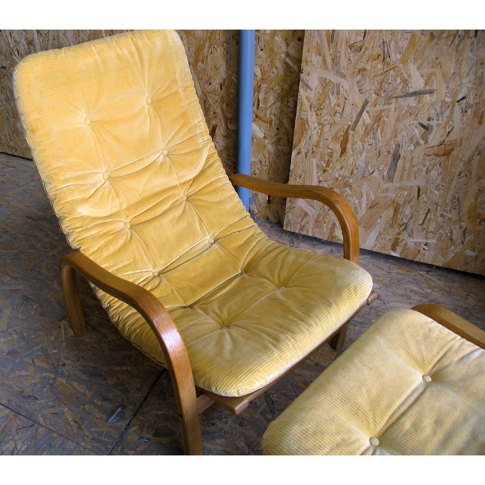 Yngve Ekstrom Fortino Lounge Chair with Ottoman in Original Corduroy, by Swedese For Sale 1