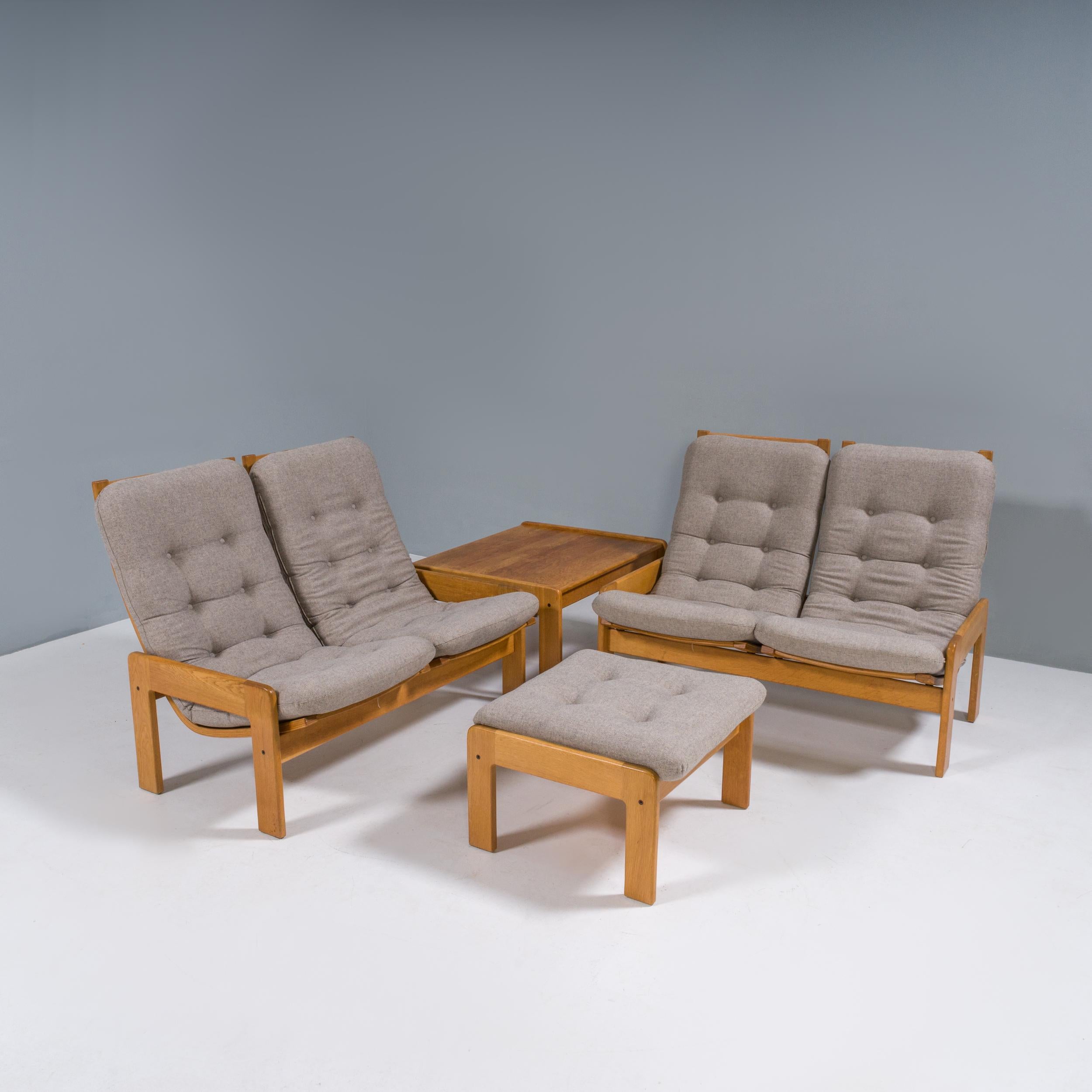 Yngve Ekström pour Swedese Canapé simple et pouf, 1960s en vente 9