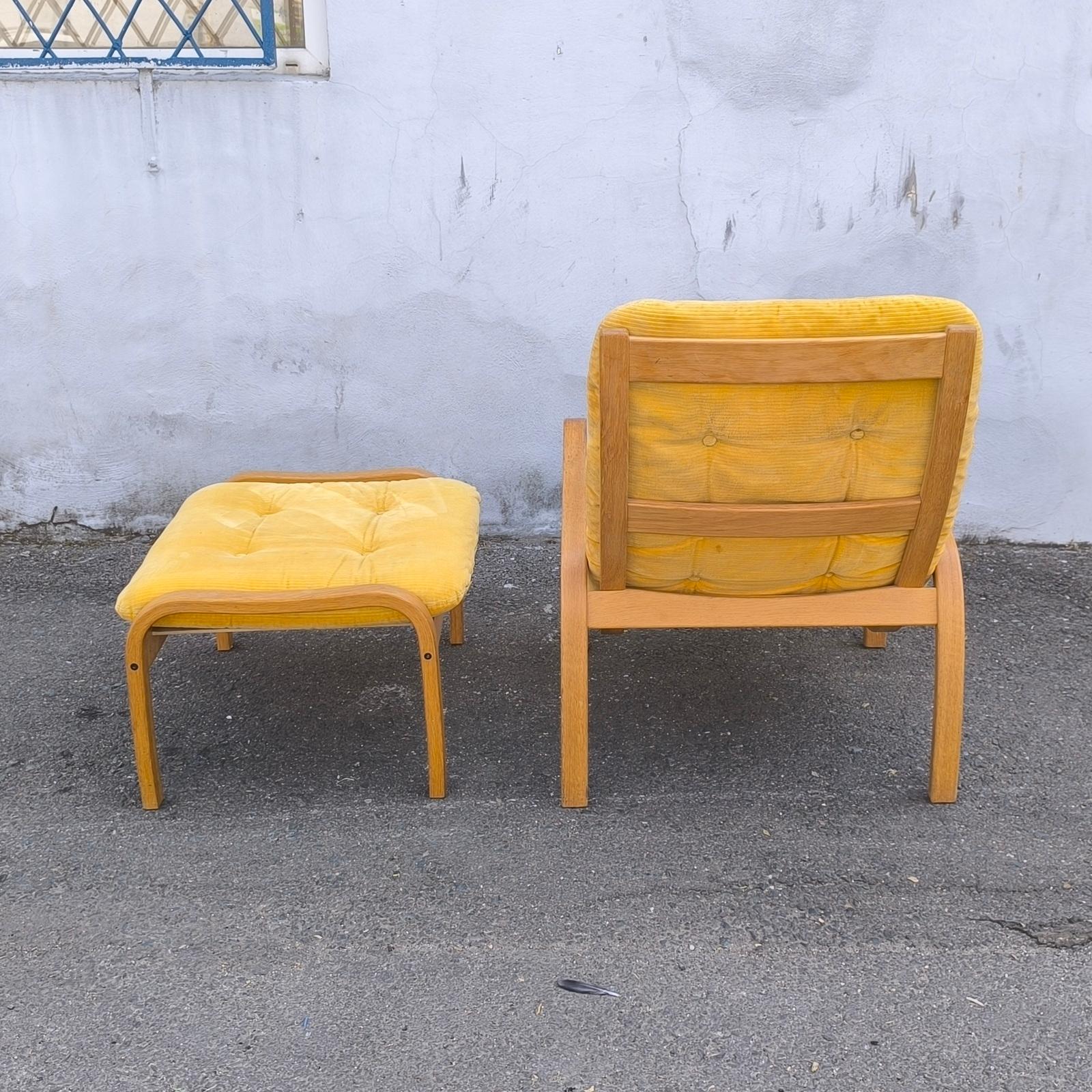 Yngve Ekström Silla y Otomana Fortino en Girasol Original  por Swedese en venta 2
