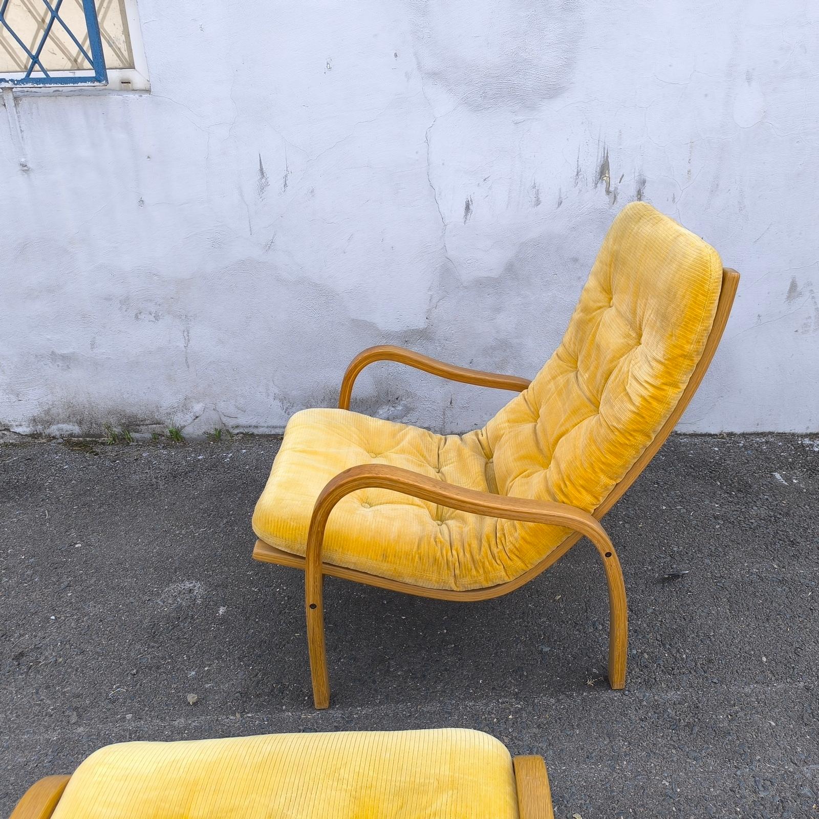 Yngve Ekström Silla y Otomana Fortino en Girasol Original  por Swedese mediados del siglo XX en venta