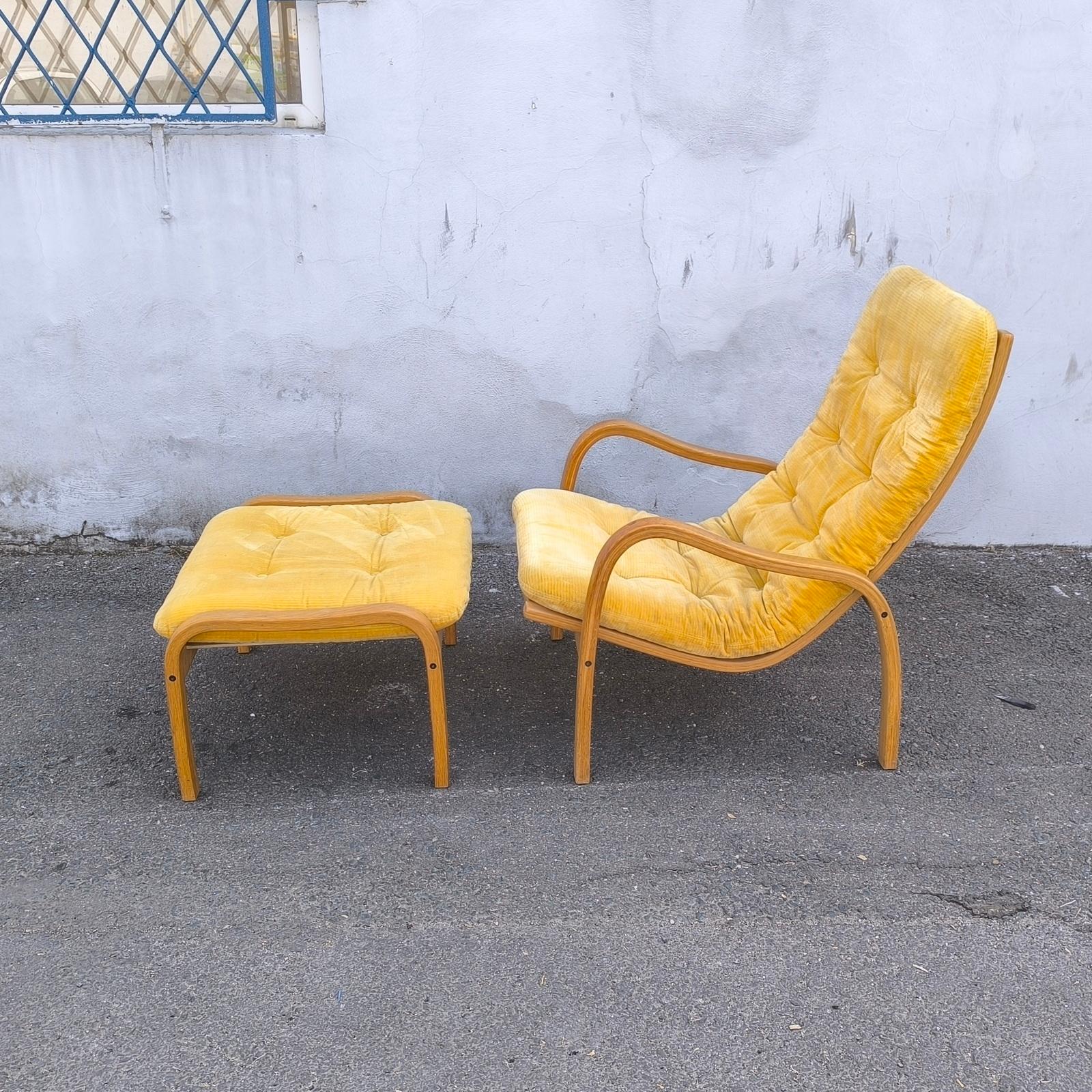 Yngve Ekström Silla y Otomana Fortino en Girasol Original  por Swedese en venta 1