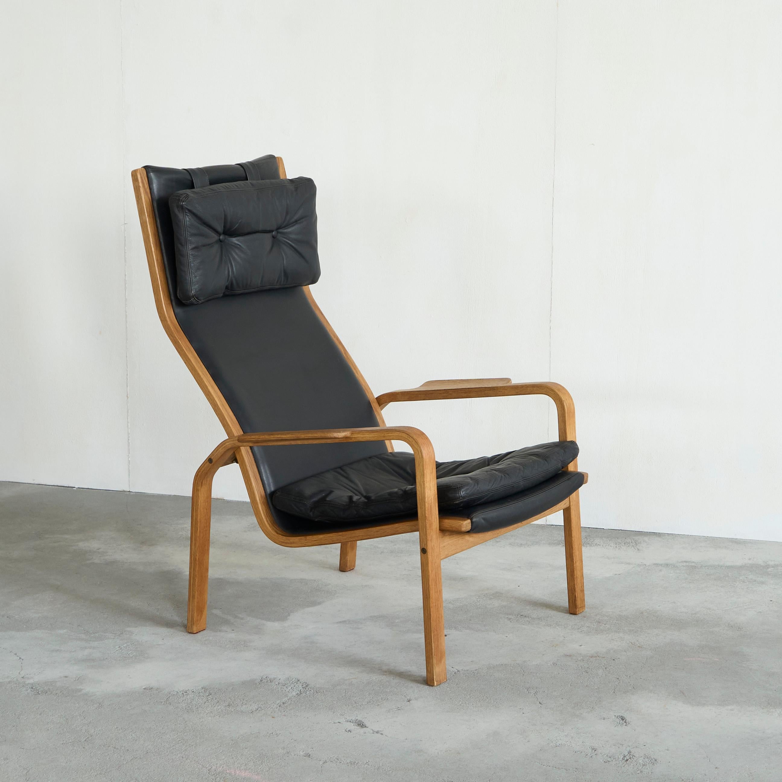 Chaise longue Yngve Ekström en bouleau massif et cuir noir pour Swedese 1970 Bon état - En vente à Tilburg, NL