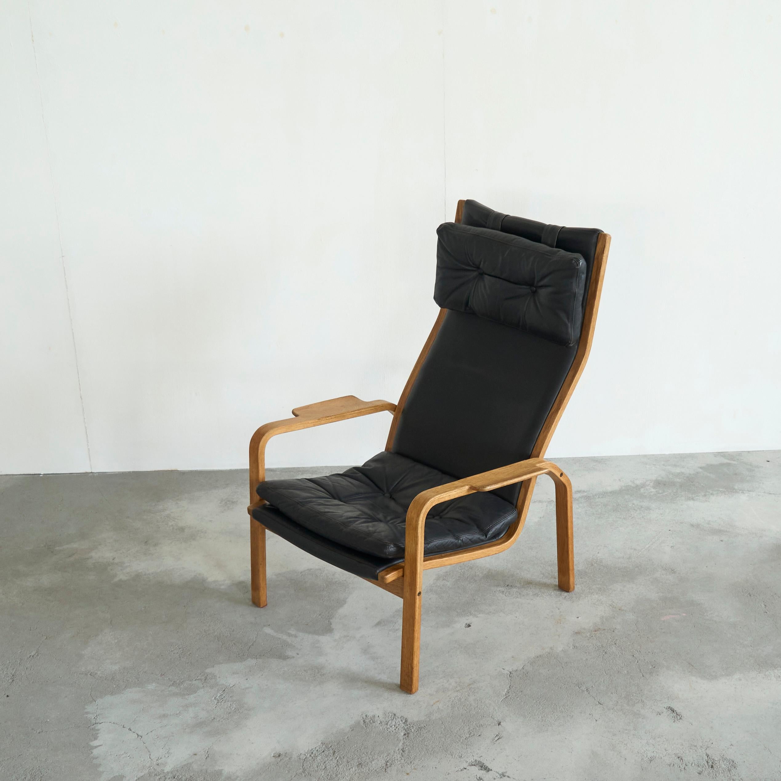Cuir Chaise longue Yngve Ekström en bouleau massif et cuir noir pour Swedese 1970 en vente