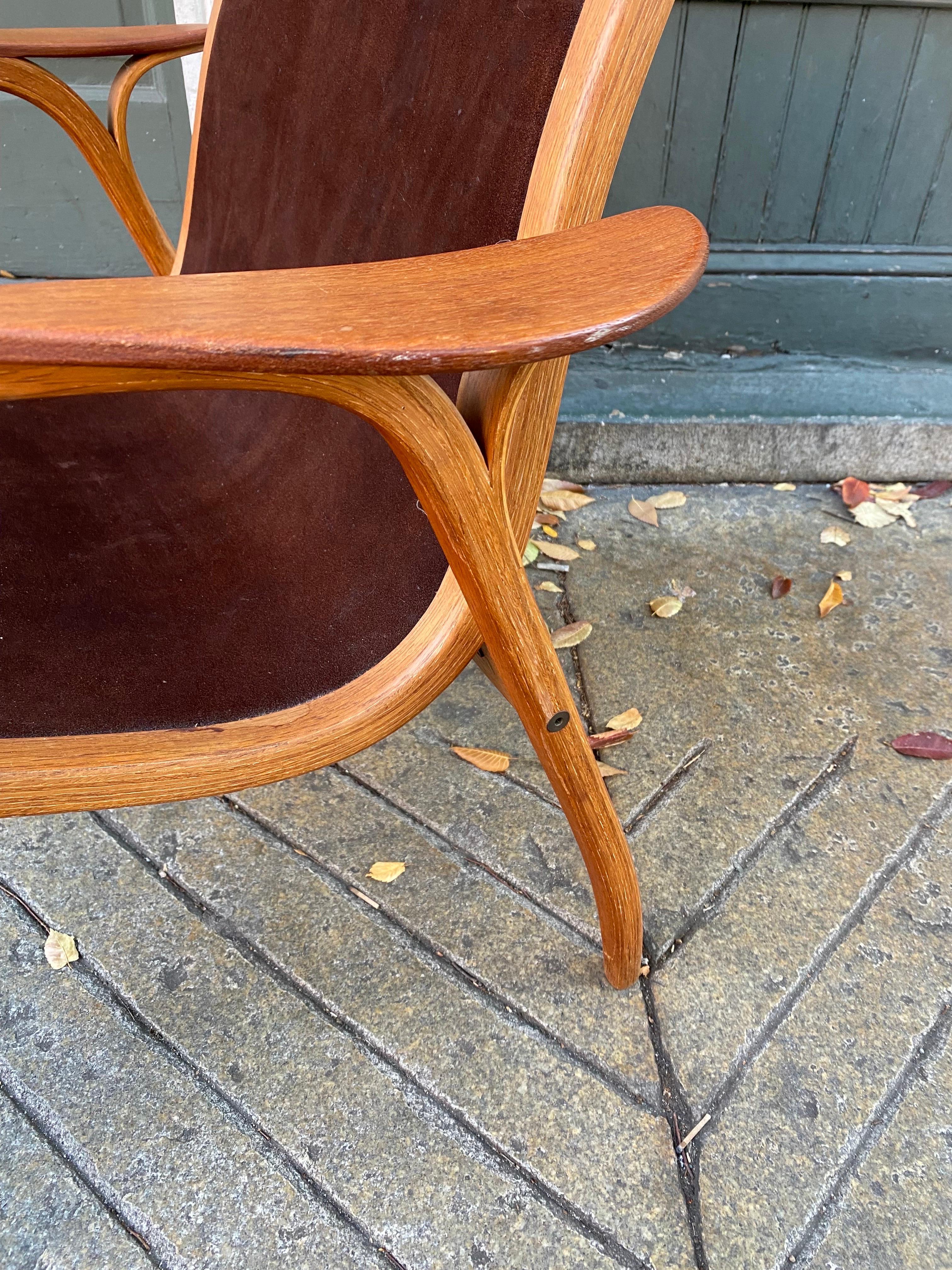 Yngve Ekstrom Lounge Chair mit braunem Leder von Swedese (Skandinavische Moderne) im Angebot