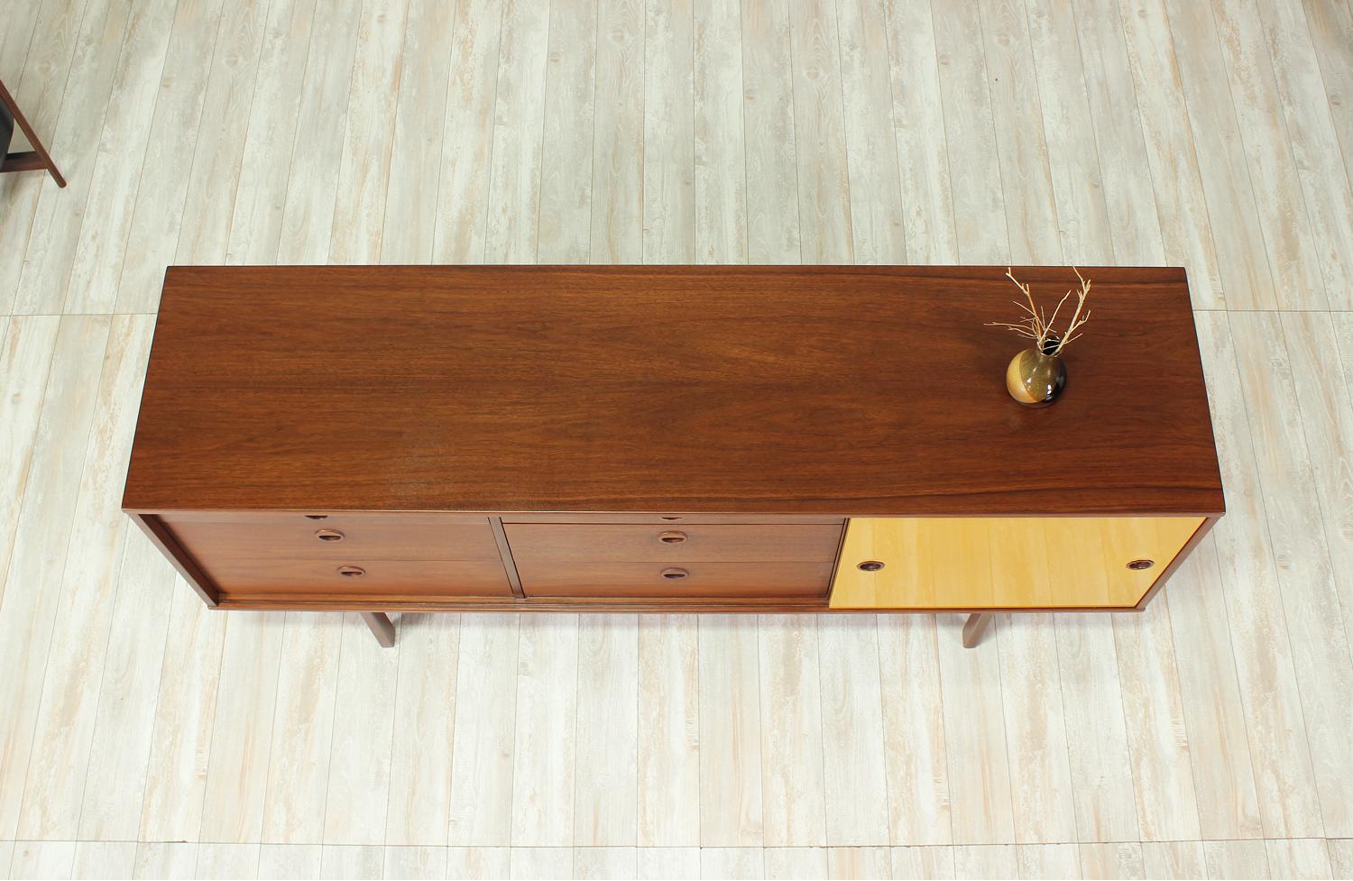 Yngve Ekstrom Model 504 Credenza for Dux In Excellent Condition In Los Angeles, CA