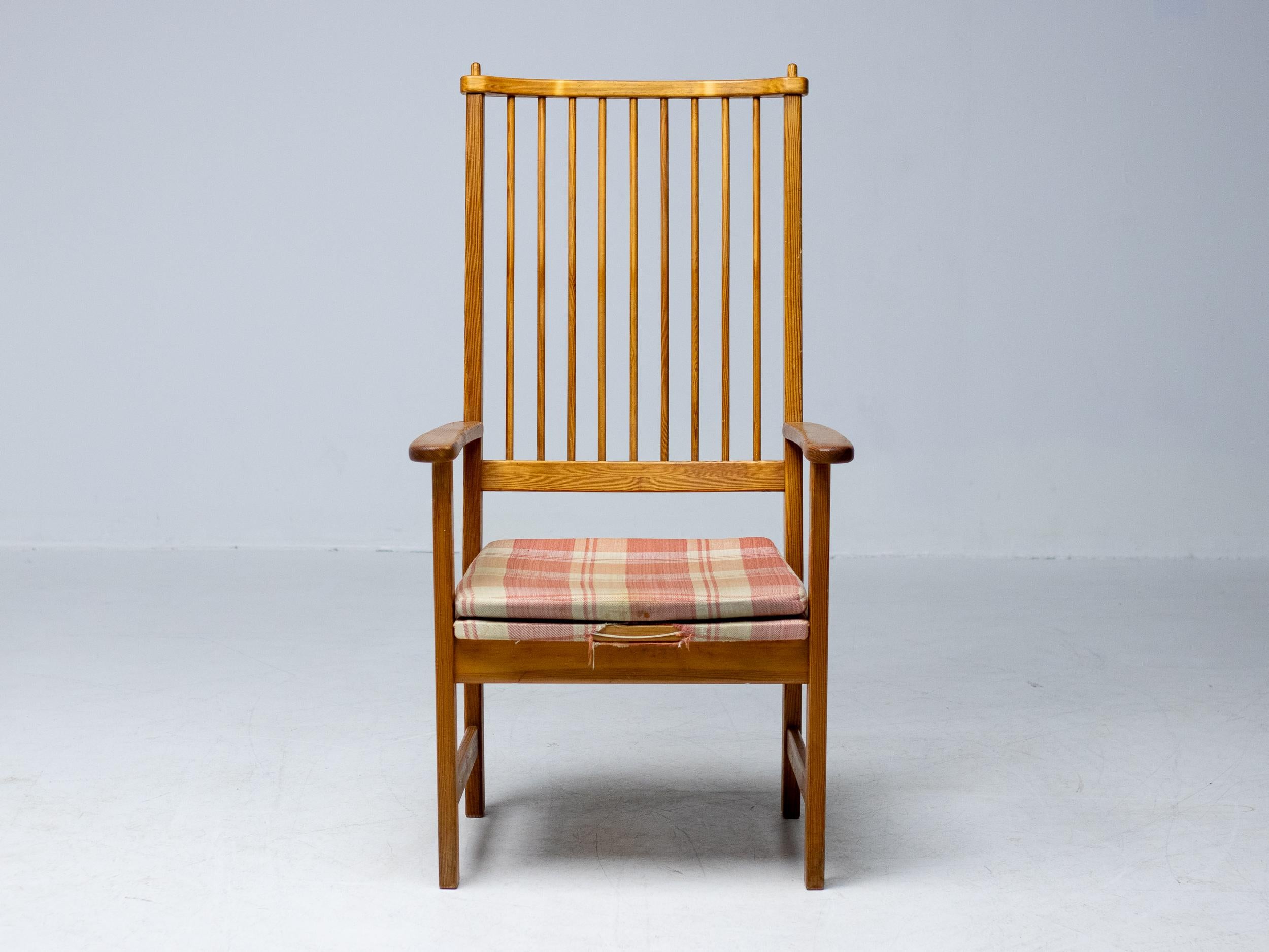 Chaise à accoudoir à haut dossier en pin de l'Oregon pour Swedese, Suède, années 1950 en vente 3