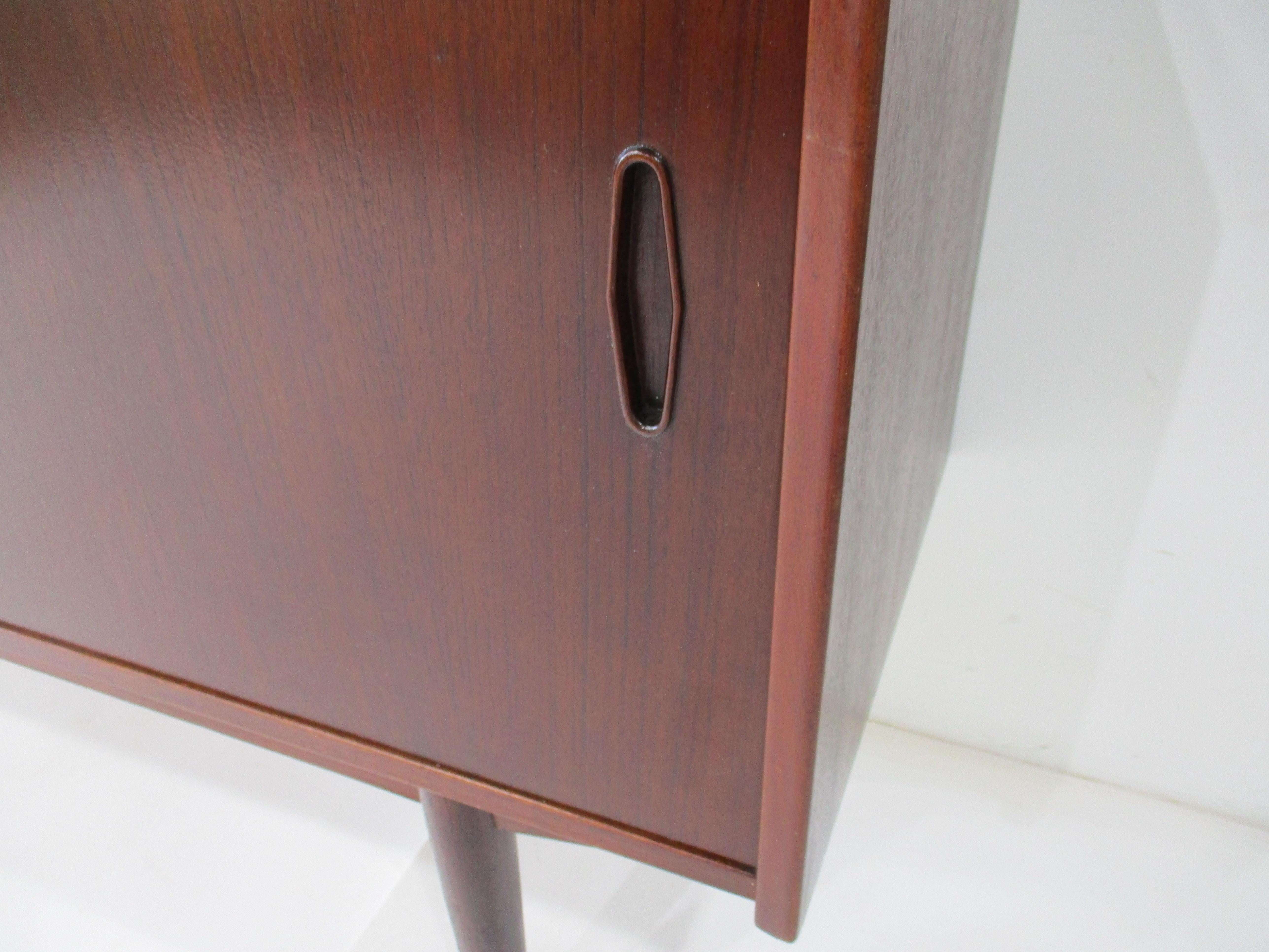 Credenza de estilo danés en teca de Yngve Ekstrom para Swedese / Pastoe Suecia en venta 3