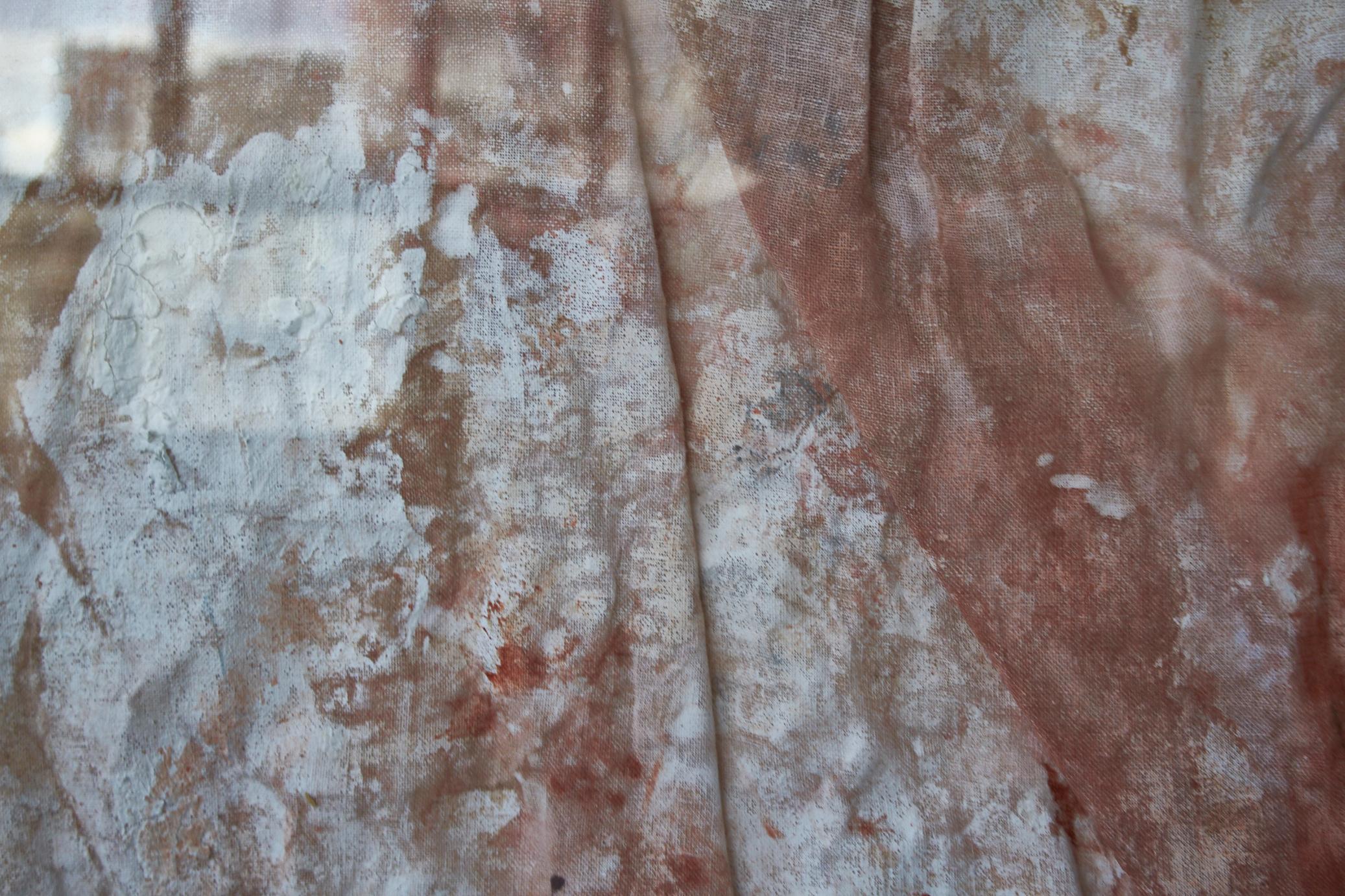 “Trama” is an original, one of a kind contemporary abstract painting, acrylic on linen worked with natural pigments, tin and acrylic mass. Subtle pops of color work in harmony to create this unique, contemporary work of art by Yohannah de Oliveira.