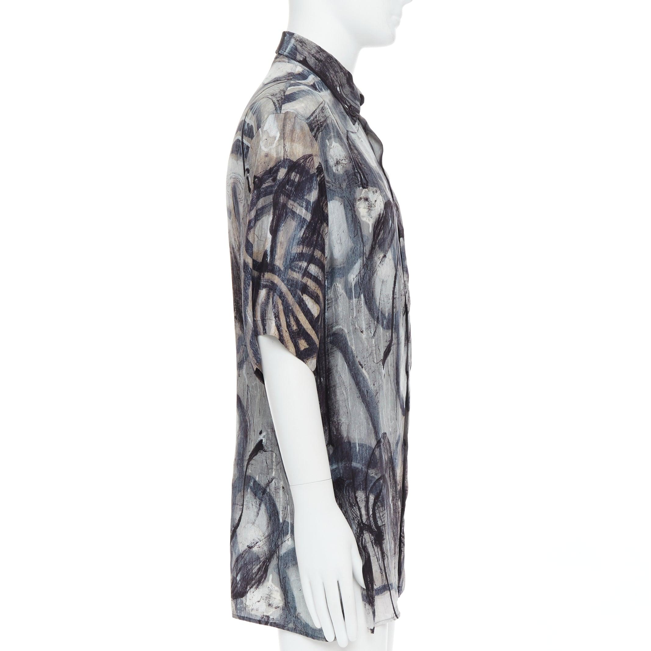YOHJI YAMAMOTO 100% seda gris beige estampado abstracto camisa relajada JP2 M en Excelente estado para la venta en Hong Kong, NT