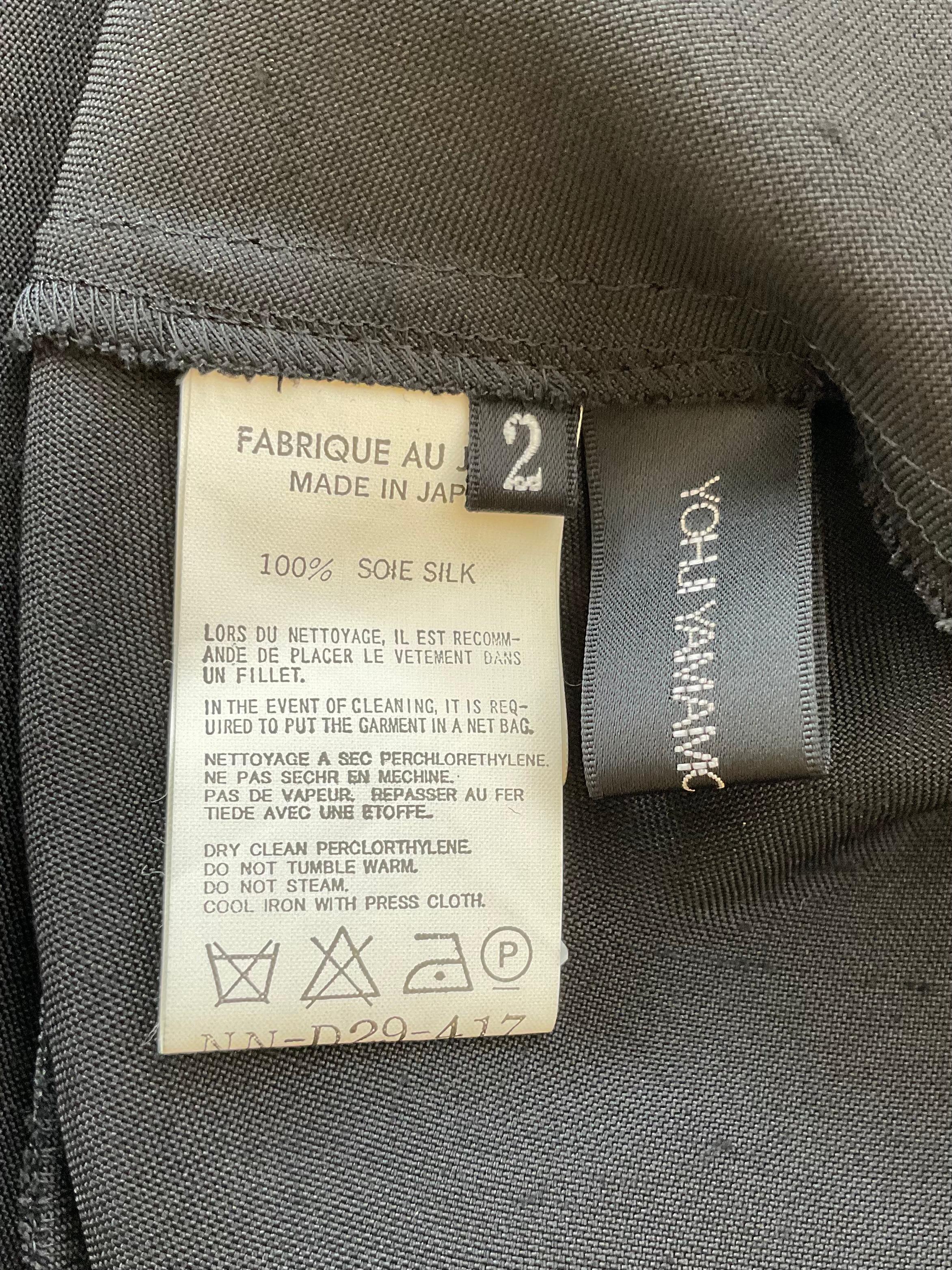 De las mujeres YOHJI YAMAMOTO Abito midi nero in seta dei primi anni 2000 en venta