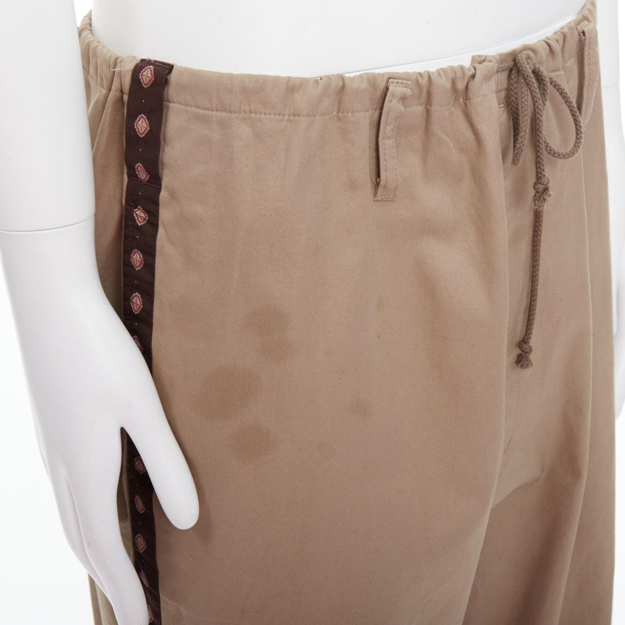 YOHJI YAMAMOTO Pantalones anchos con cordón de ajuste étnico marrón beige JP3 L en venta 2