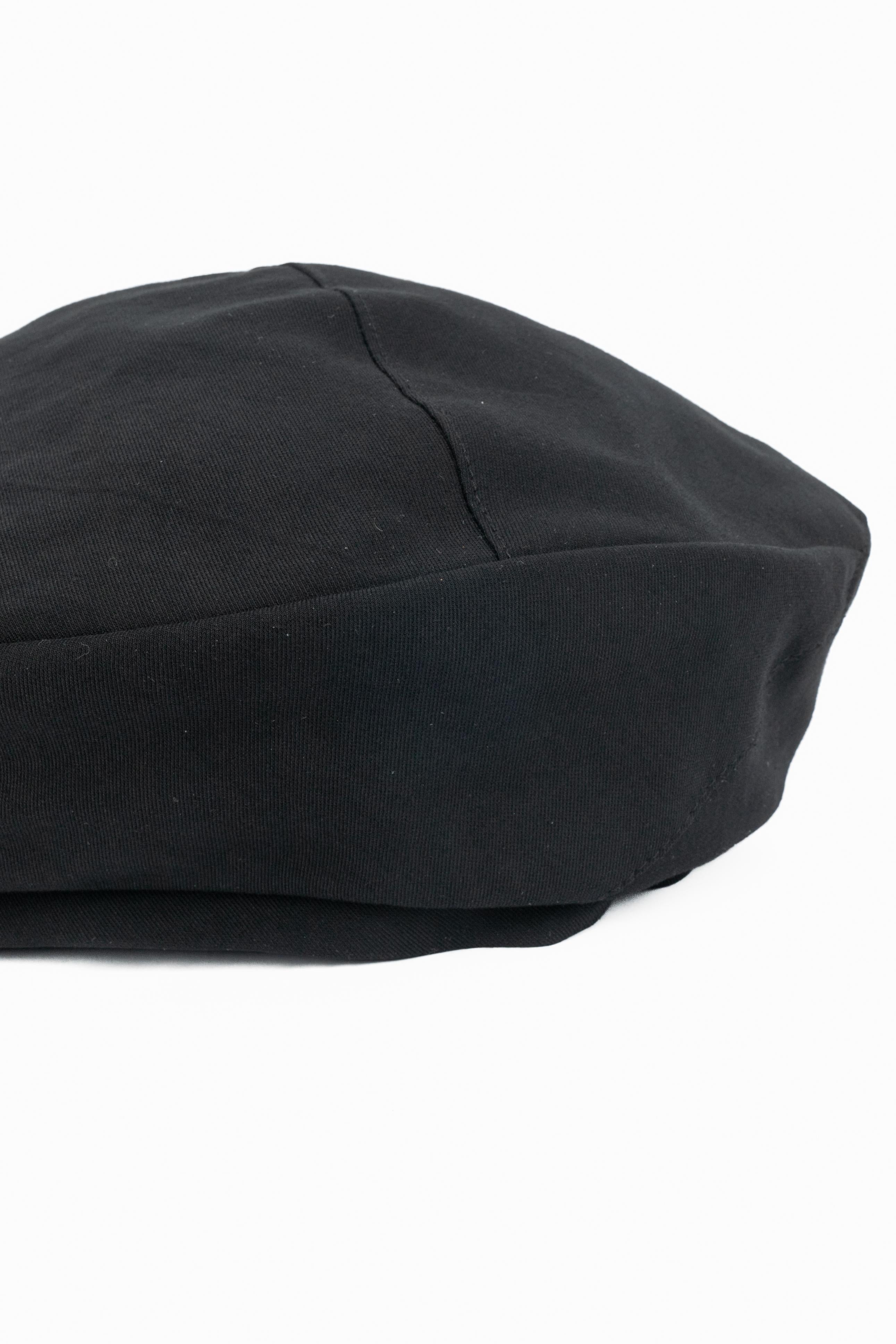 Yohji Yamamoto beret hat Excellent état - En vente à SAINT-OUEN-SUR-SEINE, FR