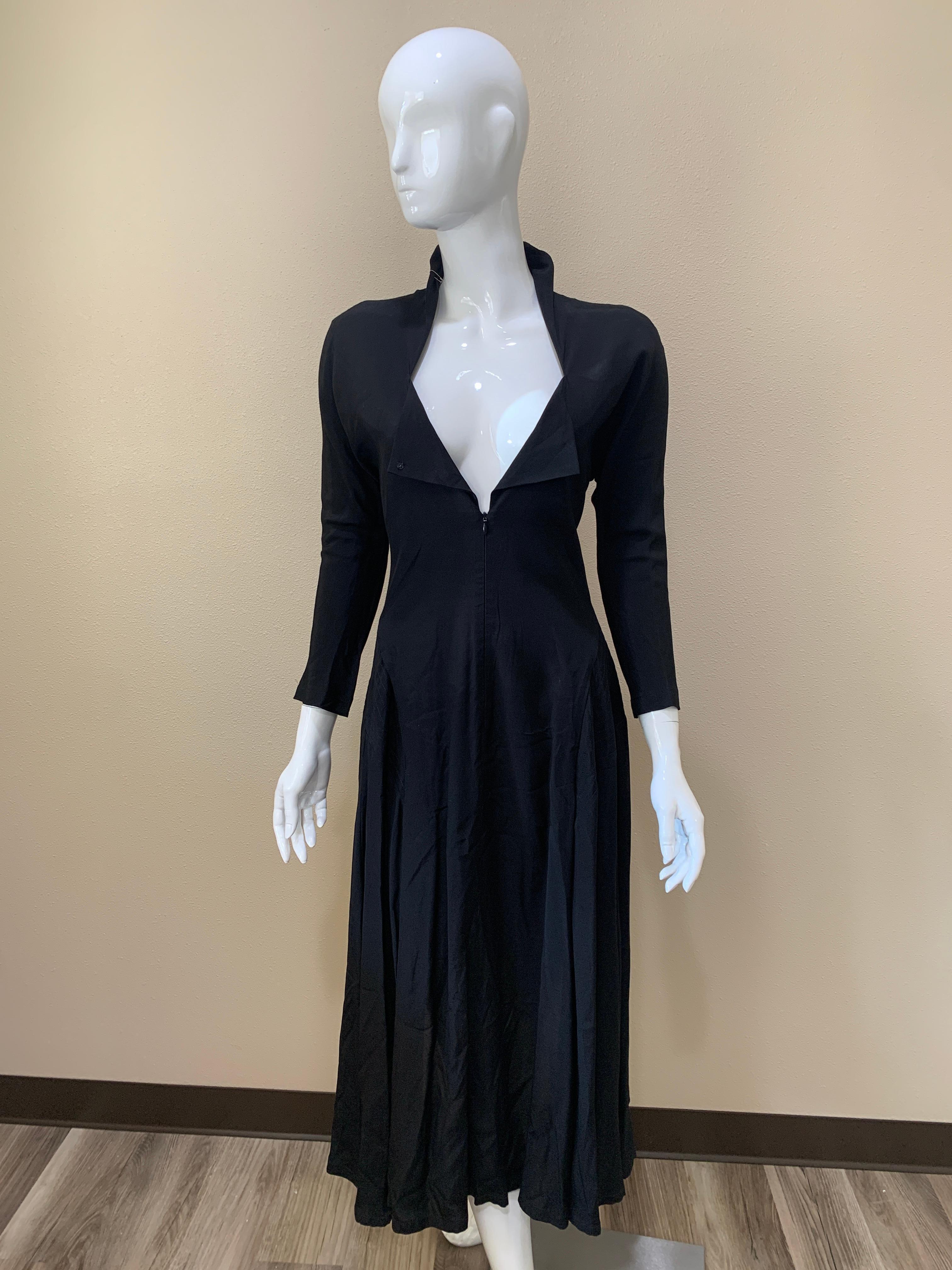 Yohji Yamamoto - Robe noire, taille 2  Neuf - En vente à Thousand Oaks, CA