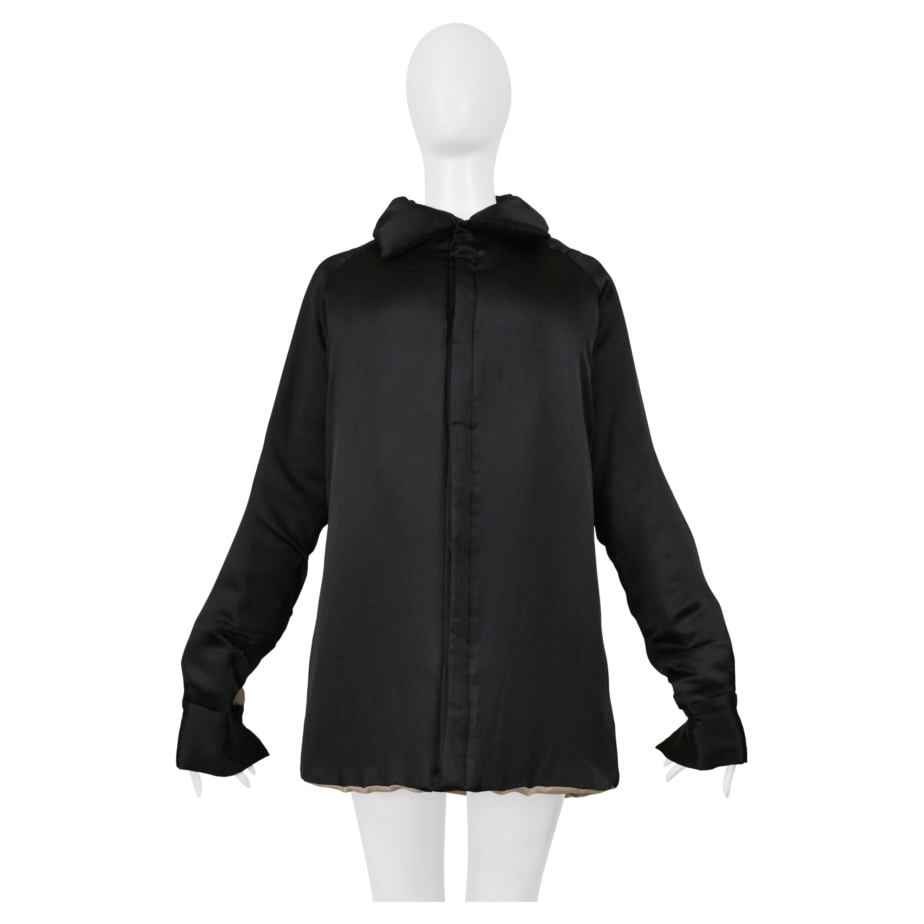 Yohji Yamamoto Schwarzer Satin-Leinenmantel mit Kragen 2000-01 im Angebot