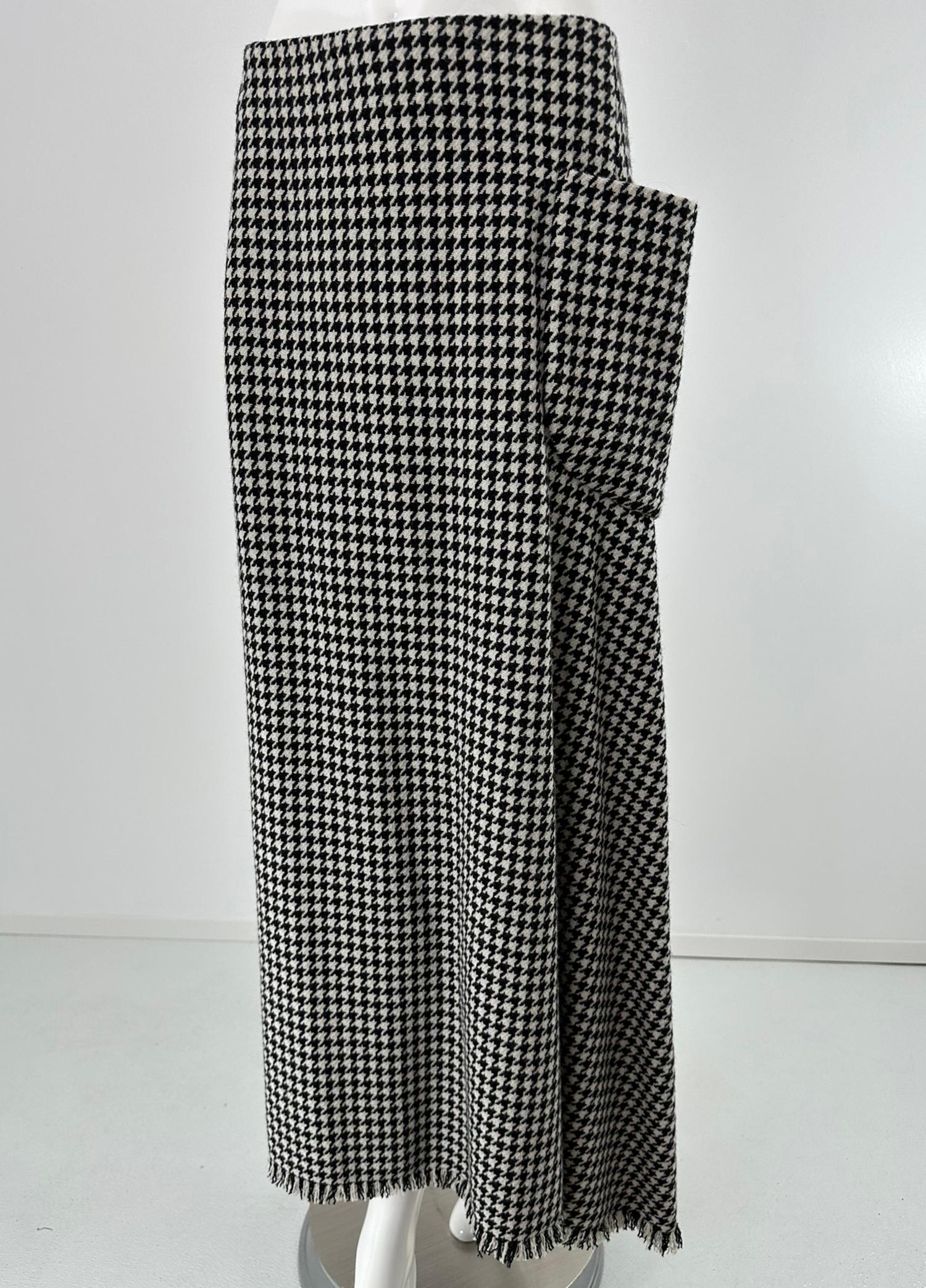 Nero Yohji Yamamoto Gonna asimmetrica a frange in lana bianca e nera con denti di cane 3 in vendita