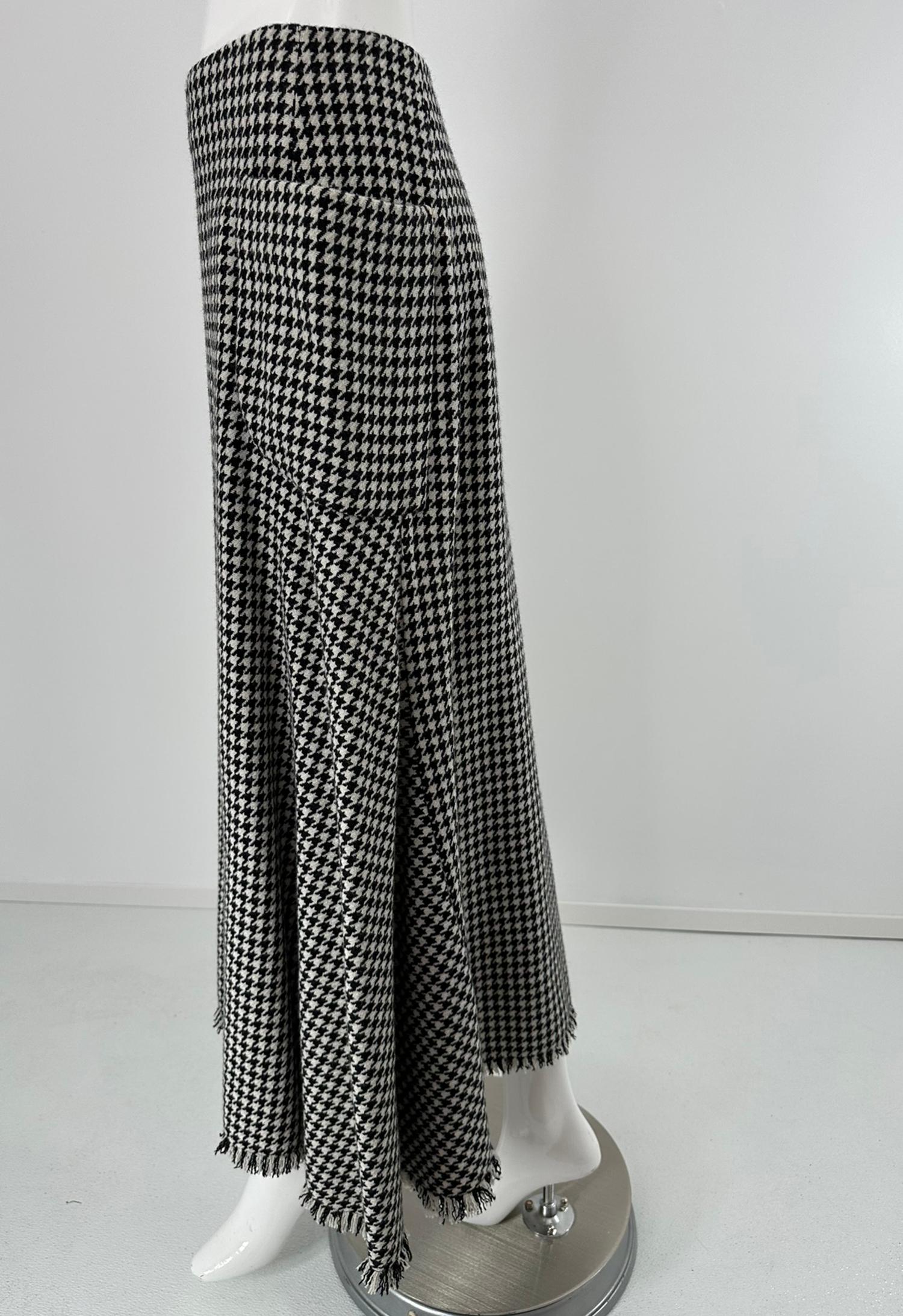 Yohji Yamamoto Gonna asimmetrica a frange in lana bianca e nera con denti di cane 3 in vendita 2