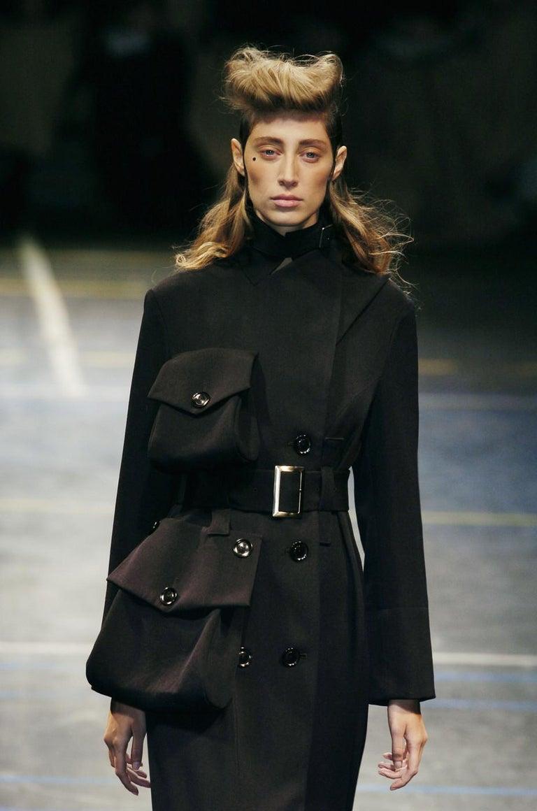 Yohji Yamamoto - Manteau noir à grandes poches en gabardine de laine, automne-hiver 2004 Pour femmes en vente